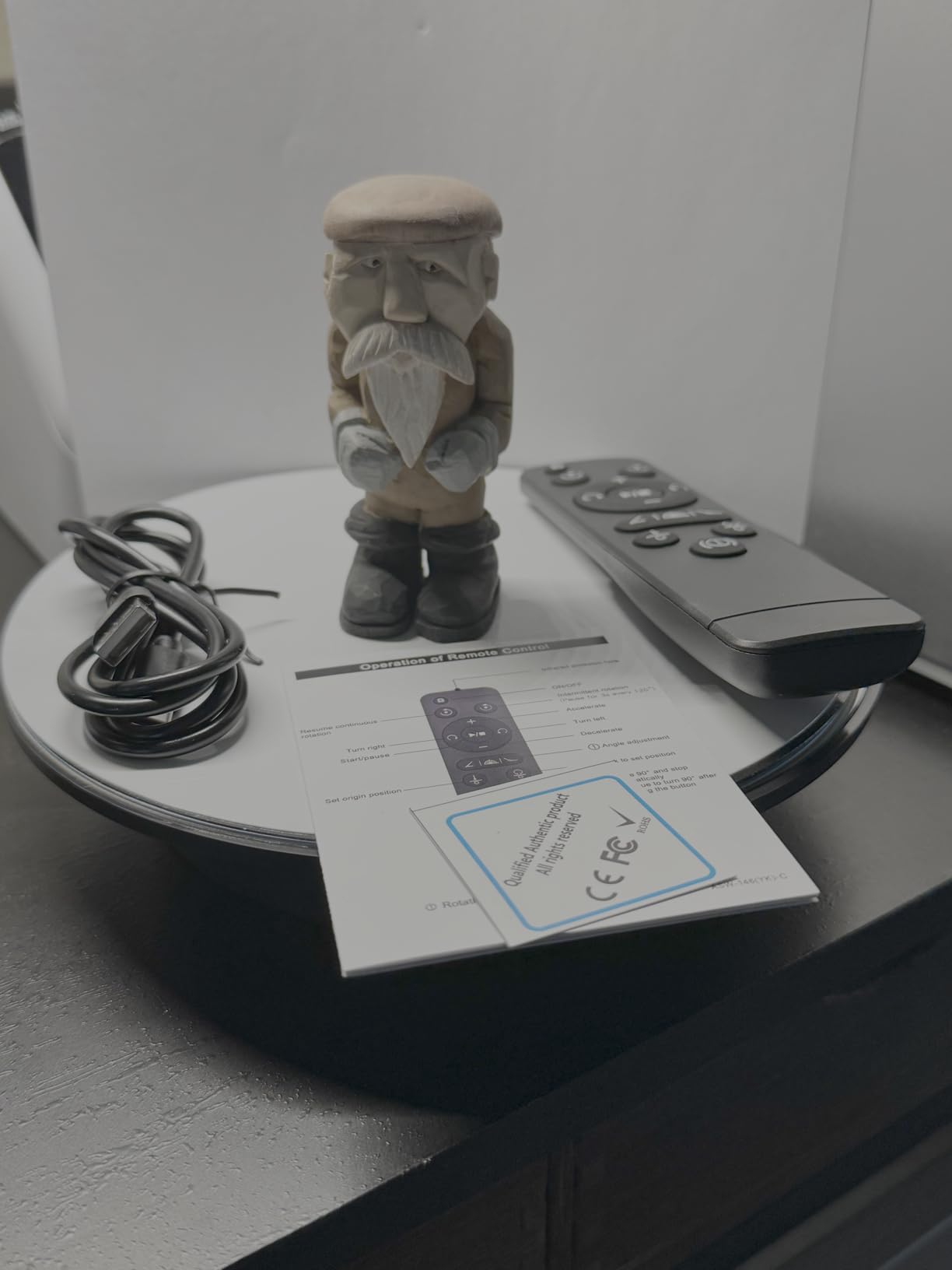 QINMAY 360 Degree Rotating Display Stand, 360 Degree Photography Turntable with Remote Control, 5 PVC Backgrounds, Battery/USB Power Supply customer photo 1