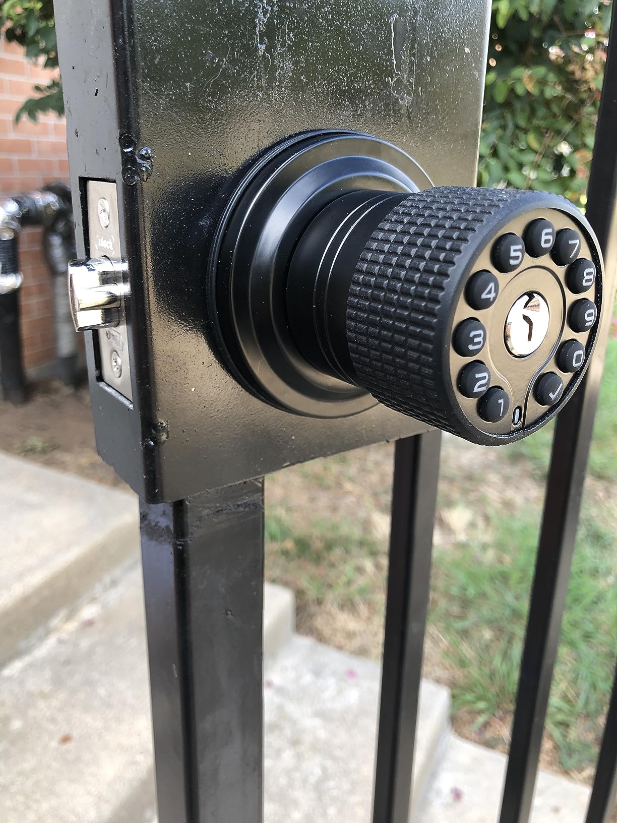 Double Sided Keypad Door Knob with Dual Cylinders and Key Alike, iuknob Keyless Entry Smart Door Lock for Entrance, Fence, Gate, Swimming Pool, Waterproof and Weatherproof for Outdoor & Interior Door customer photo 2