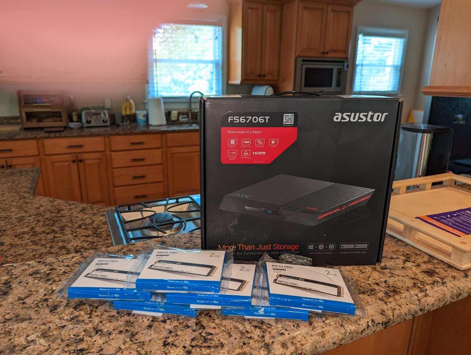Asustor Flashstor 6 FS6706T - 6 Bay All-SSD NAS Storage (Diskless) customer photo 1