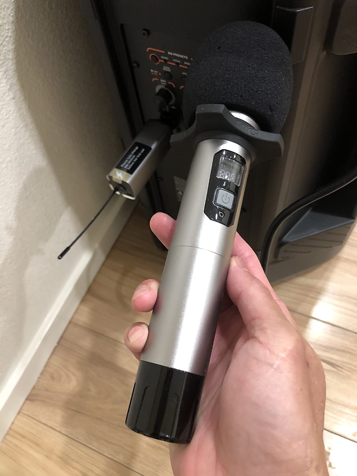 TONOR Wireless Microphones, Cordless Mic with Rechargeable Receiver, 200ft Range UHF Handheld Dynamic Microfonos Inalambricos Professional for Karaoke Singing Party Wedding Church TW630 Silver&Red customer photo 2
