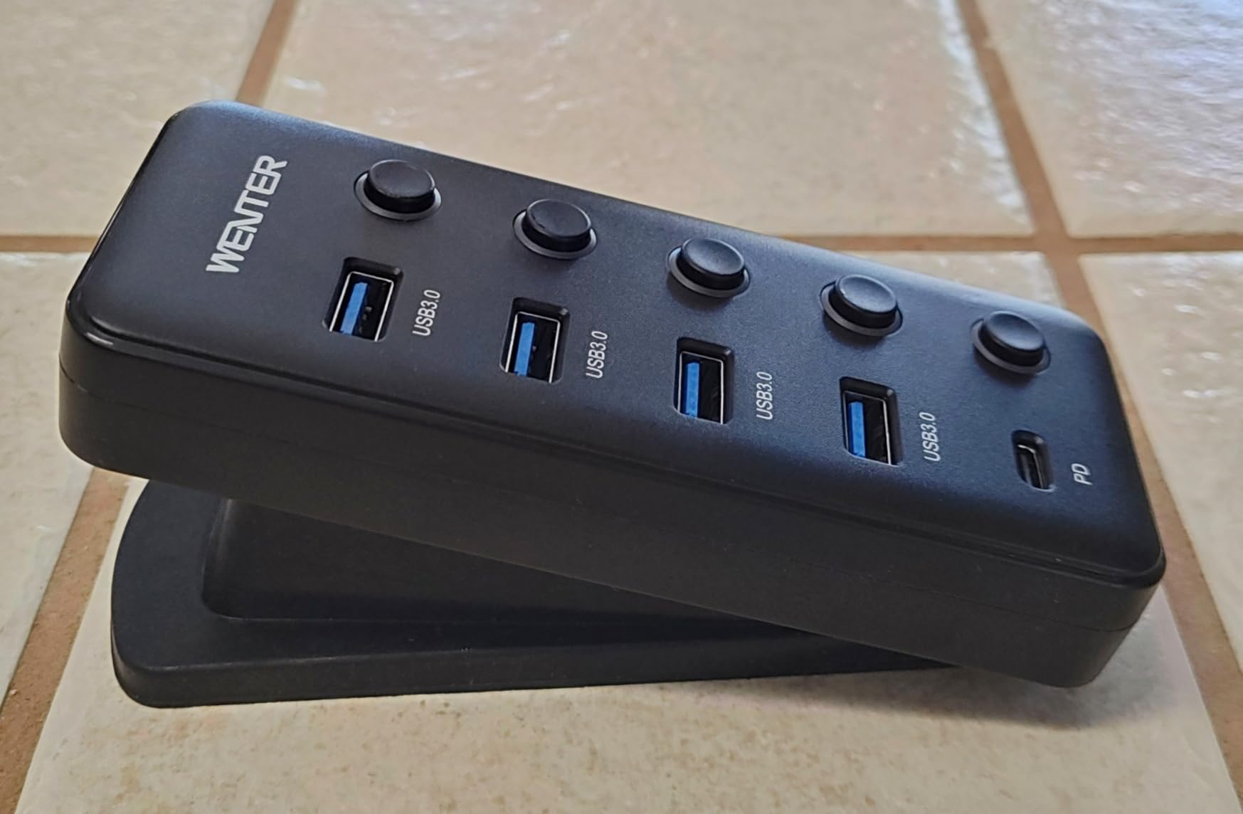 Powered USB 3.0 Hub, Wenter 5-Port USB Hub Splitter (4 Faster Data Transfer Ports+ 1 Type-C Charging Ports) with Individual LED On/Off Switches, USB Hub 3.0 Powered with Power Adapter for Mac, PC customer photo 2