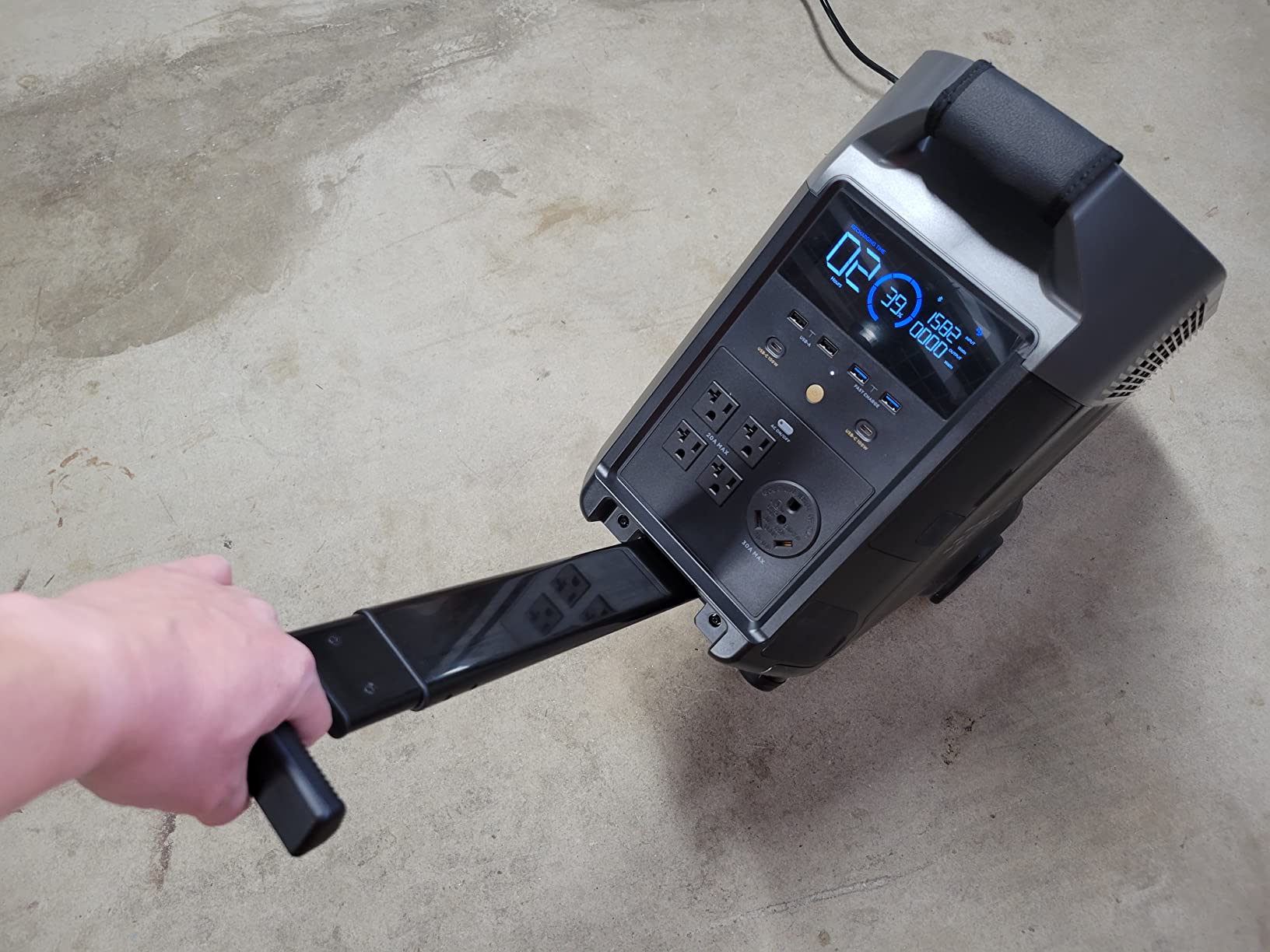 EcoFlow DELTA Pro Portable Power Station, 3600Wh LiFePO4 Battery, 3600W AC Output, Solar Generator for Home Use, Power Outage, Camping, RV, Emergencies customer photo 2