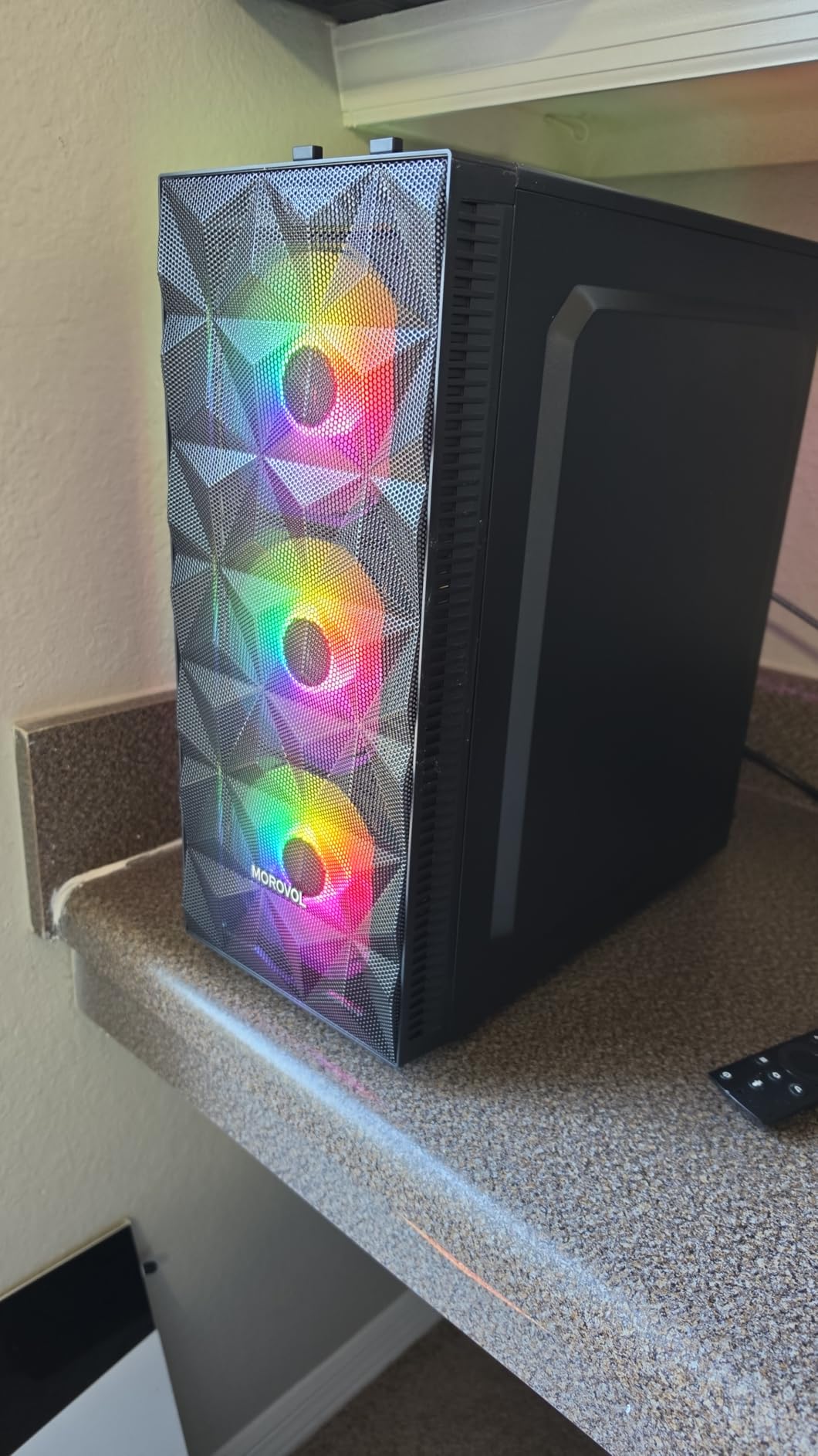 PC Case Pre-Install 4 RGB Fans, ATX Gaming Computer Case with Diamond-Shaped Mesh Front & Tempered Glass Side Panel, USB 3.0 Airflow Mid Tower case,621 customer photo 1