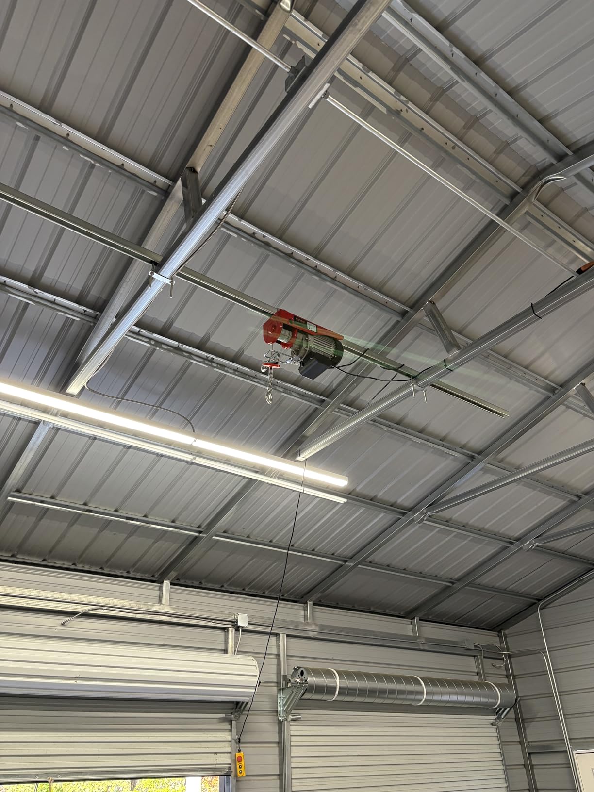 VEVOR 880lbs Electric Hoist with 14 FT Wired Remote Control, Electric Hoist 110 Volt with 20-40 FT Lifting Height for Garage Warehouse Factory customer photo 2
