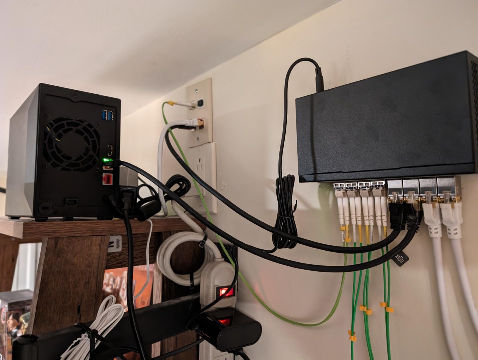AS5402T, 2 Bay NAS, Intel Quad-Core 2.0GHz CPU, 4X M.2 NVMe SSD Slots, 2x2.5GbE Ports, 4GB DDR4 RAM, Cloud Storage for Gaming and Live Stream, Network Attached Storage(Diskless) customer photo 1
