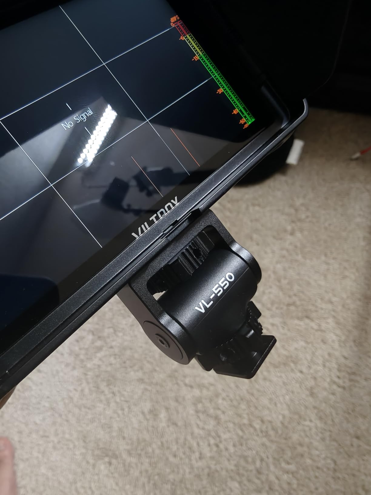 VILTROX 5.5 Inch 1200nits 4Kp30 HDMI Video Field Monitor, 10bit HDR Daylight Viewable 1920 x 1080 customer photo 1