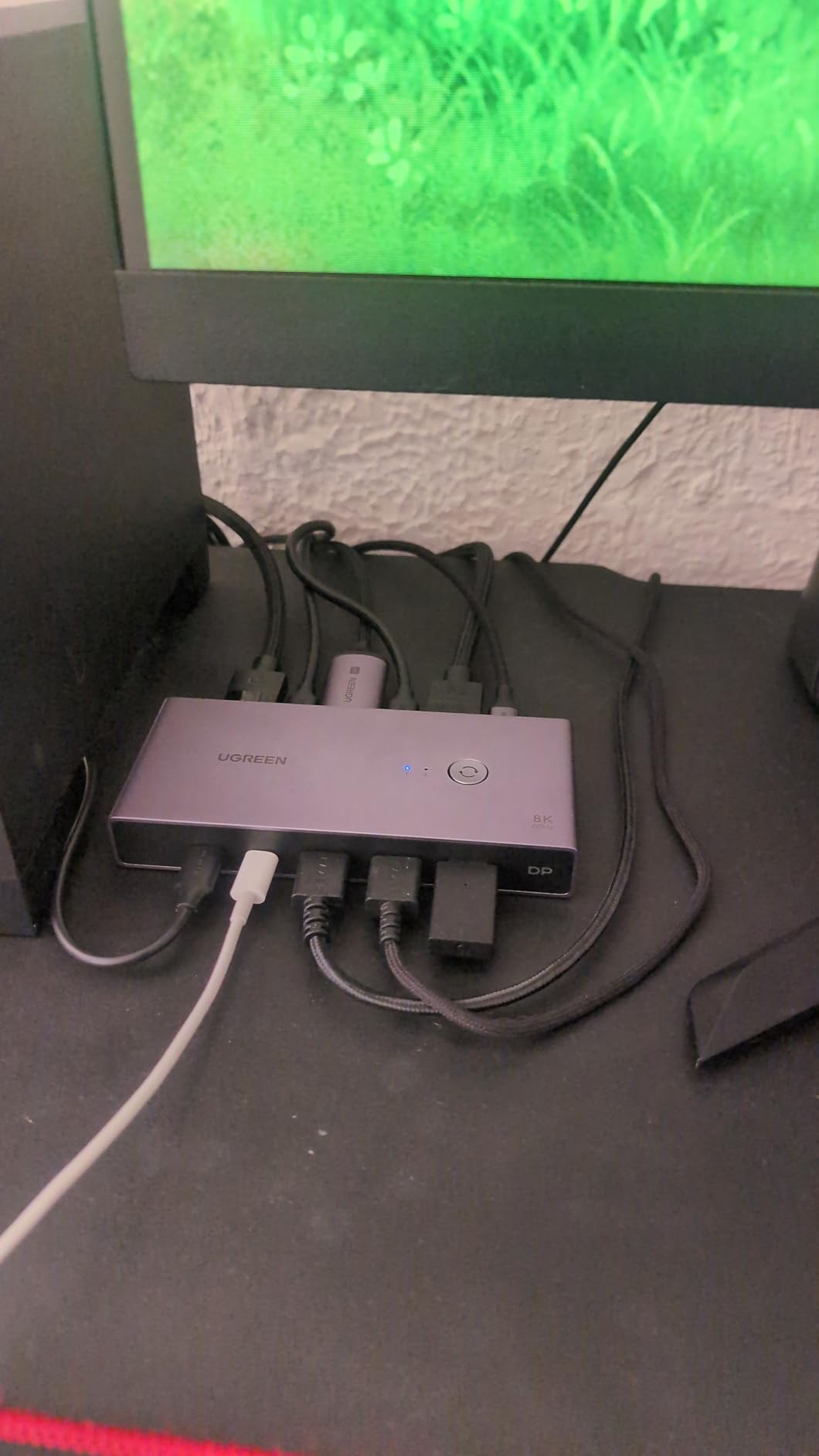 UGREEN 8K Displayport KVM Switch 2 in 1 Out DP1.4 with 4 USB 3.0 Ports, Support 8K@60Hz 4K@240Hz Share 1 Monitor Keyboard Mouse customer photo 1