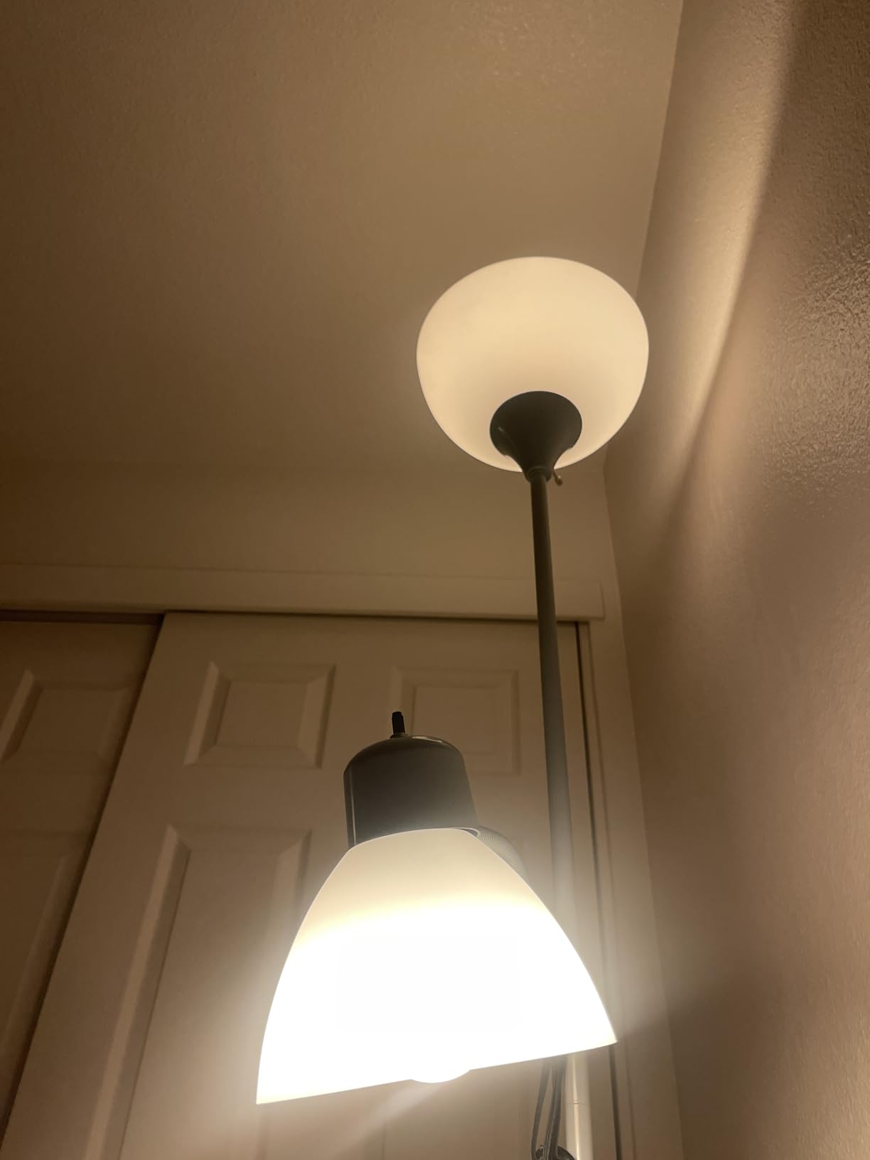 Amazon Basics Smart A19 LED Light Bulb, Color Changing, 9W (60W Equivalent), 800LM, Works with Alexa Only, WiFi 2.4 GHz, No Hub Required customer photo 1