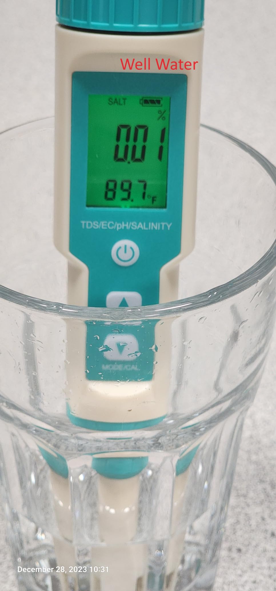 Aquarium Salt Tester -Pool Salt Tester, Versatile 5 in1 Salinity, PH, TDS, EC, and Temperature Meter, Digital Salinity Tester for Saltwater Aquarium, Accurate Salinity Meter,Green customer photo 1