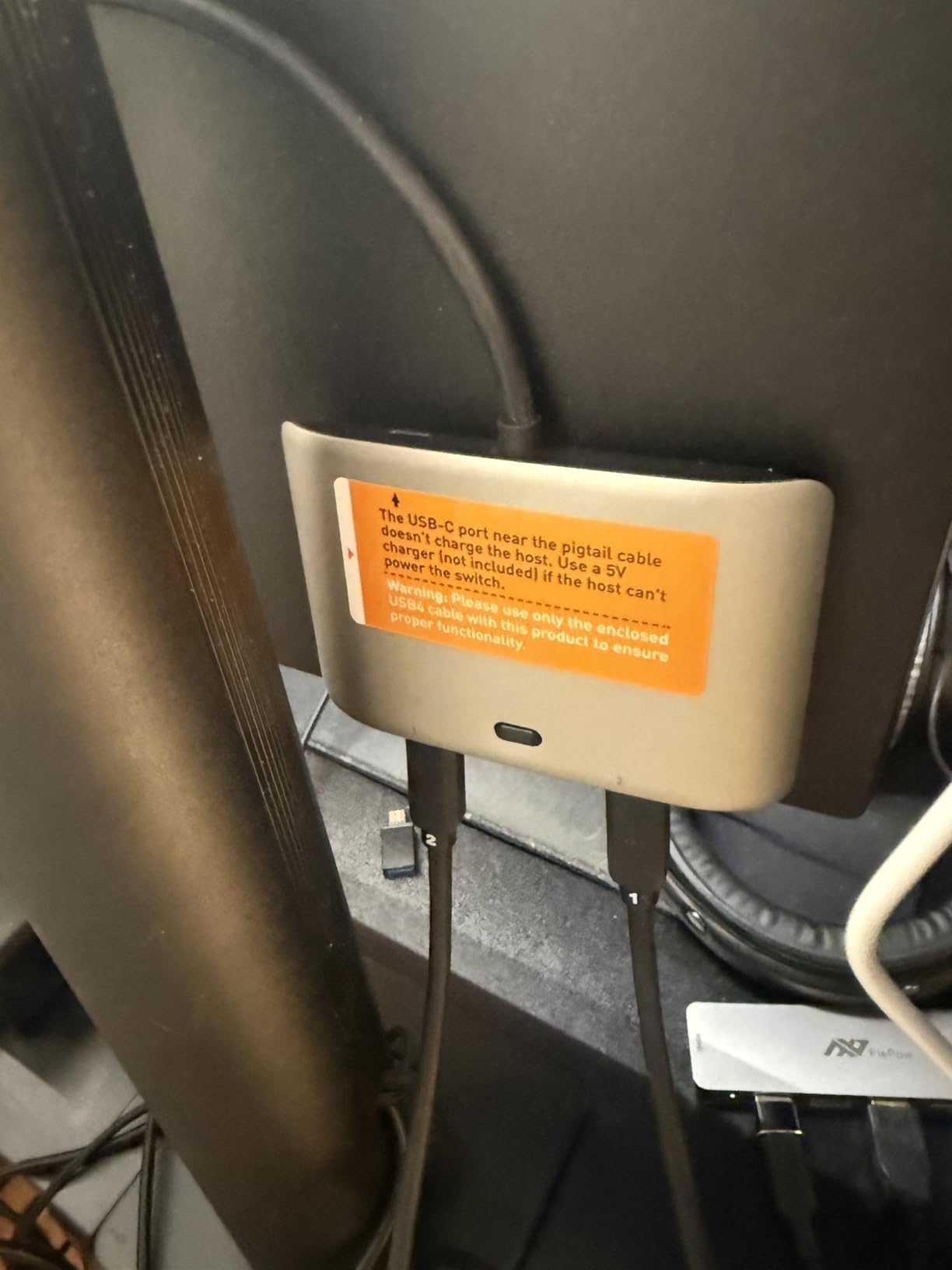 Cable Matters 20Gbps USB C Switch for 2 Computers, Up to 8K@30Hz on Windows, 4K@60Hz on macOS, 140W PD customer photo 1