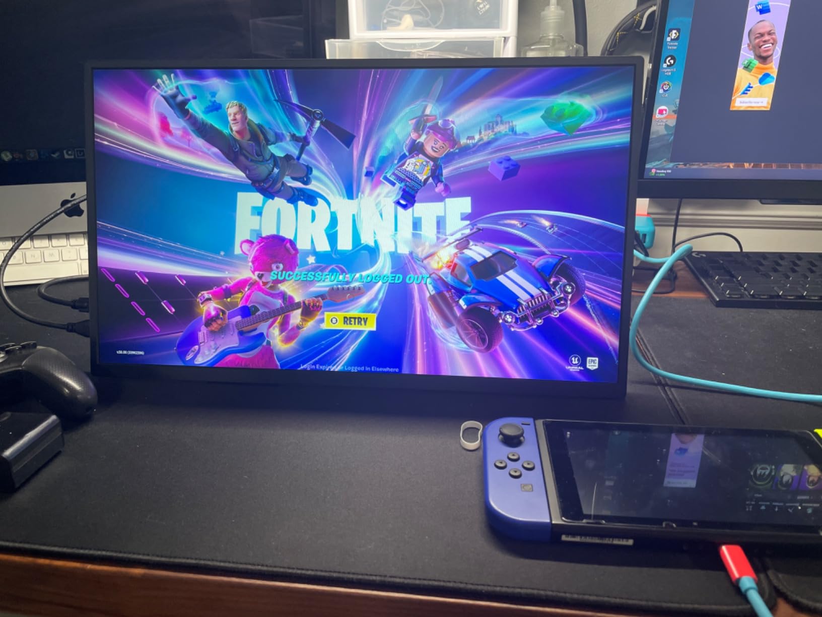 UPERFECT Portable Monitor 18.5-inch 120HZ Touchscreen 100% sRGB w/VESA & Stand 180° Adjustable Ultra-Slim Frameless FHD FreeSync IPS HDR Gaming Display customer photo 3