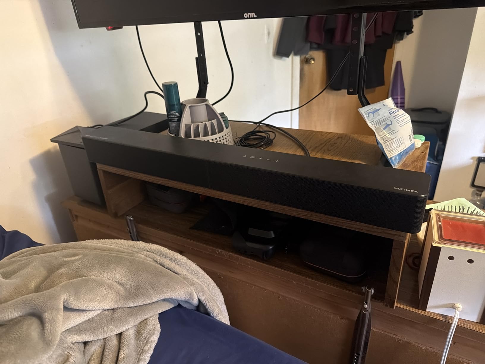 ULTIMEA 5.1 Sound Bar, 410W Dolby Atmos Surround Sound System for TV, 3D Sound Bars for Smart TV w/Subwoofer, Adjustable Surround & Bass, Home Audio w/APP Control, Poseidon D60(New 2025 Version) customer photo 1
