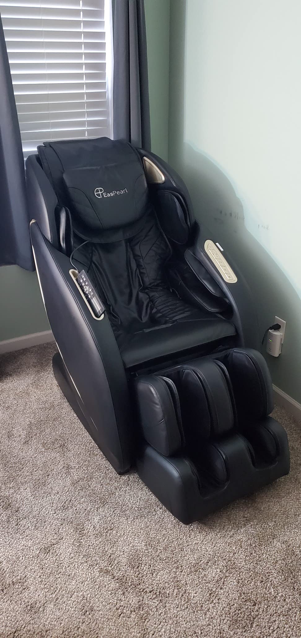 EASPEARL 2026 Massage Chair Full Body, SL-Track, 165°Zero Gravity Massage with Full Body Heat, APP Control, Airbags, Bluetooth Speaker, 12 Auto Modes, 3-Row Foot Rollers, Body Scan(Black) customer photo 2