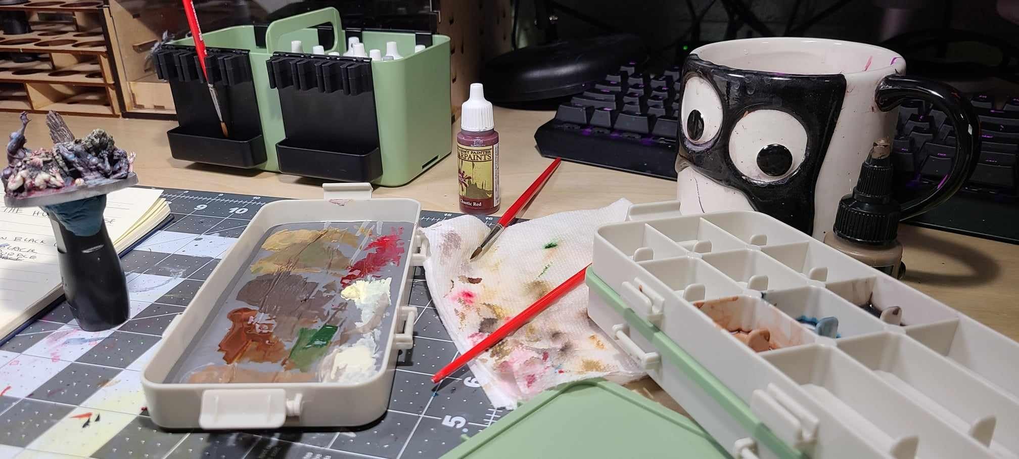 KRYDRUFI Portable All-in-One Modular Painting Station with Paint Brush Cleaner and Holders, Wet Paint Palette Tray with Lid for Miniature Painting and Acrylic Paints (Ultra Set) customer photo 2