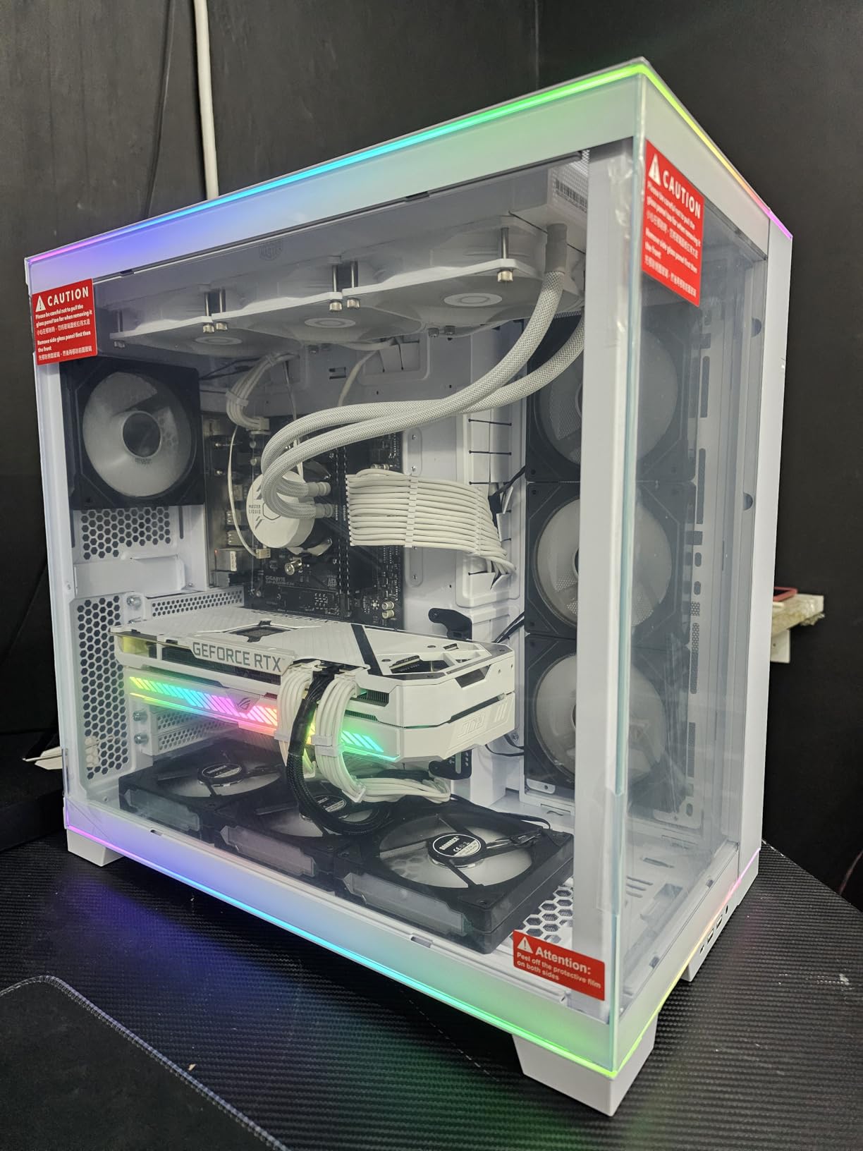 Lian Li O11D EVO RGB E-ATX Gaming Dual Chamber case - ARGB Lighting Strips - Up to 420mm Radiator - Cable Management - Front and Side Tempered Glass Panels - Reversible Chassis (White) customer photo 1