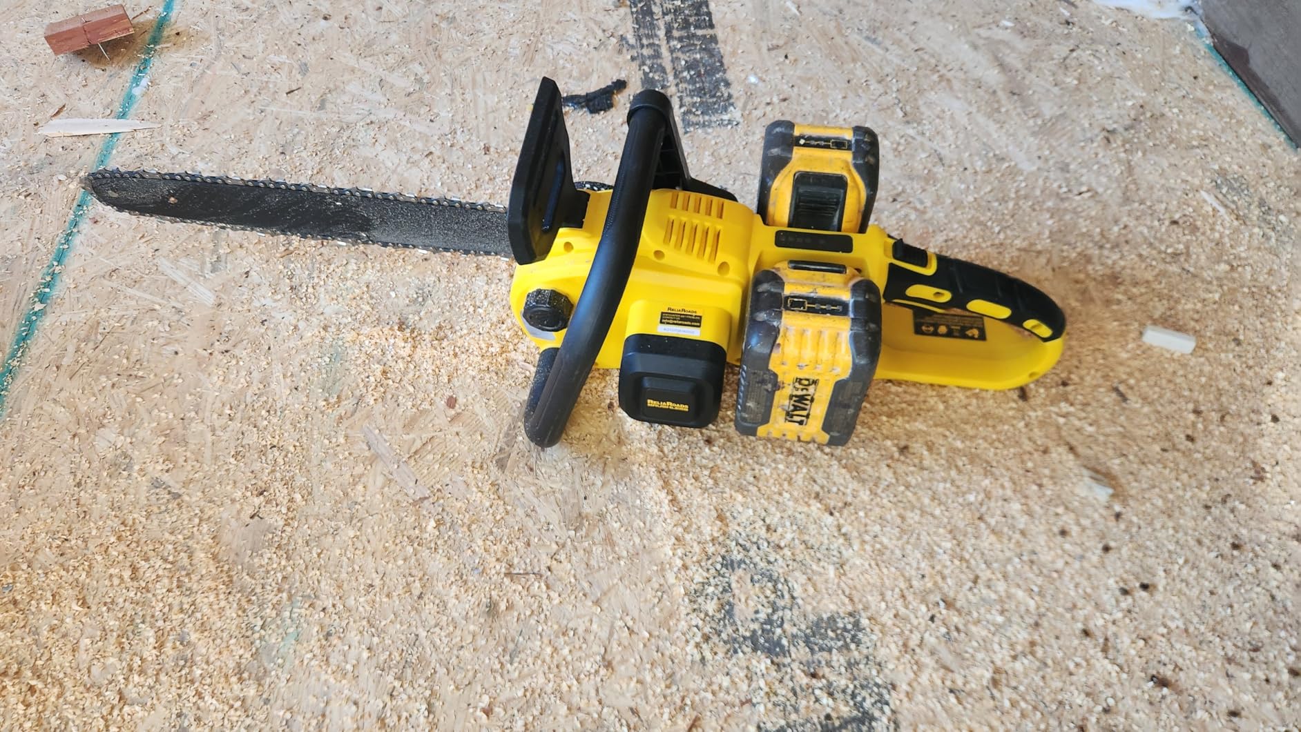 ReliaRoads 16-Inch Brushless Chainsaw, 40V (2 x 20V MAX) Cordless Battery Powered Chain Saw Kit (Includes 2 Chains) Compatible DeWALT Battery for Wood/Tree Cutting and Pruning (Battery Not Included) customer photo 2
