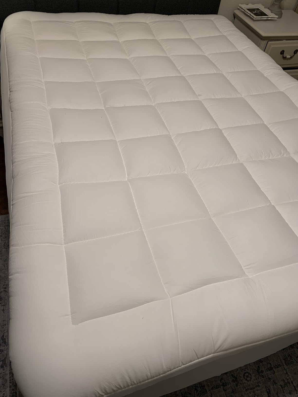 Cloud-Like Queen Mattress Topper - 100% Cotton Top Mattress Pad for Back Pain Relief - Breathable & Naturally Cooling for Hot Sleepers, White customer photo 1