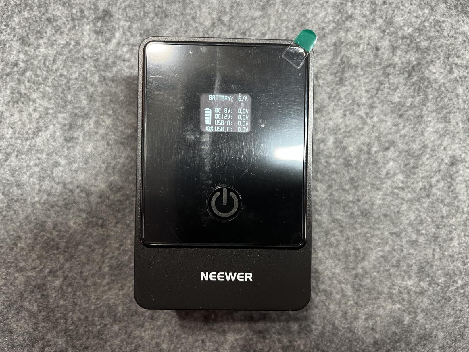 NEEWER Mini V Mount Battery with D Tap/USB C/USB A/BP/Dual DC Ports/OLED Screen, 3450mAh 50Wh 14.54V V Lock Battery Supports 45W PD Fast Charging customer photo 1