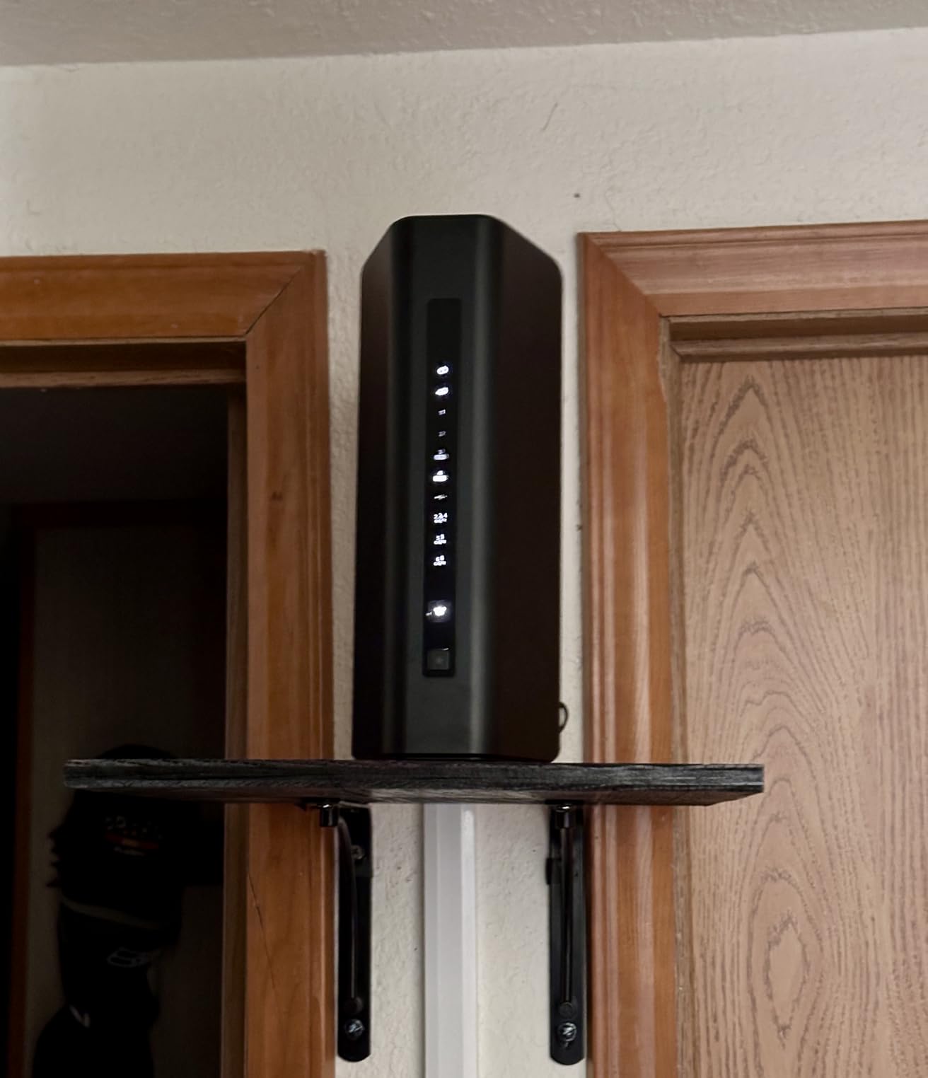 NETGEAR Nighthawk Tri-Band WiFi 7 Router (RS300) - Router Only, BE9300 Wireless Speed (up to 9.3 Gbps) - Covers up to 2,500 sq. ft., 100 Devices - Universally Compatible with ISPs - Free Expert Help customer photo 2