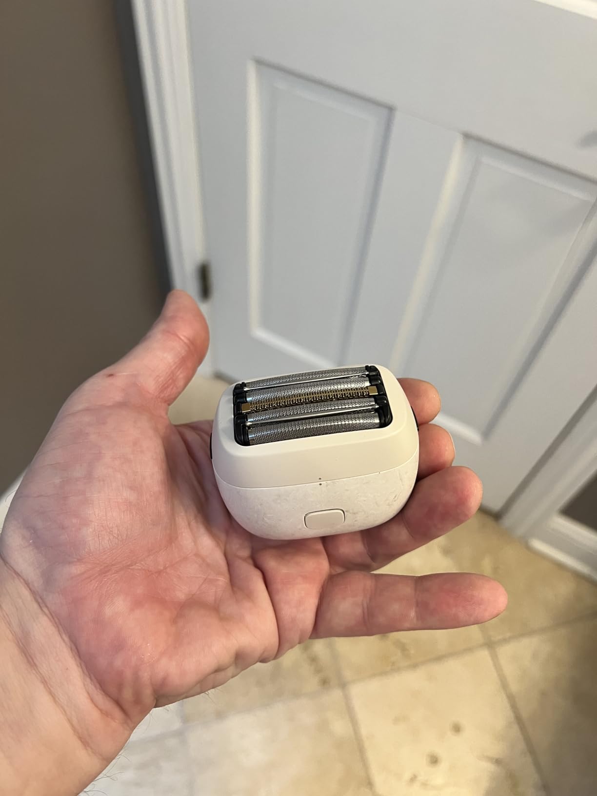 Panasonic ARC5 Palm-Sized Electric Razor, Handheld Luxury Compact Travel Shaver with 5-Blade Cutting System and USB-C Charging, Wet/Dry - ES-PV3A-K customer photo 2