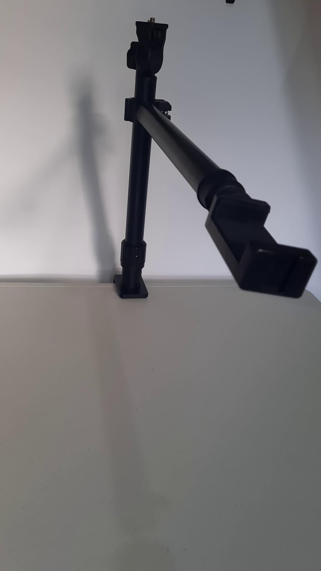 SMALLRIG Triangle Camera Desk Mount, Max. Load 3kg/ 6.6lbs, Overhead Mount with Auxiliary Support Rod, with Phone Holder and Small Ball Head customer photo 2