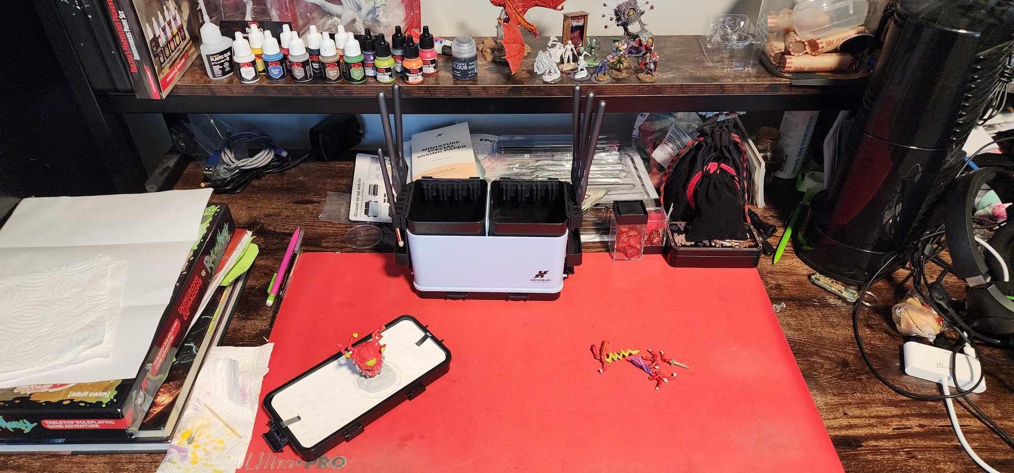 KRYDRUFI Portable All-in-One Modular Painting Station with Paint Brush Cleaner and Holders, Wet Paint Palette Tray with Lid for Miniature Painting and Acrylic Paints (Standard Set) customer photo 2