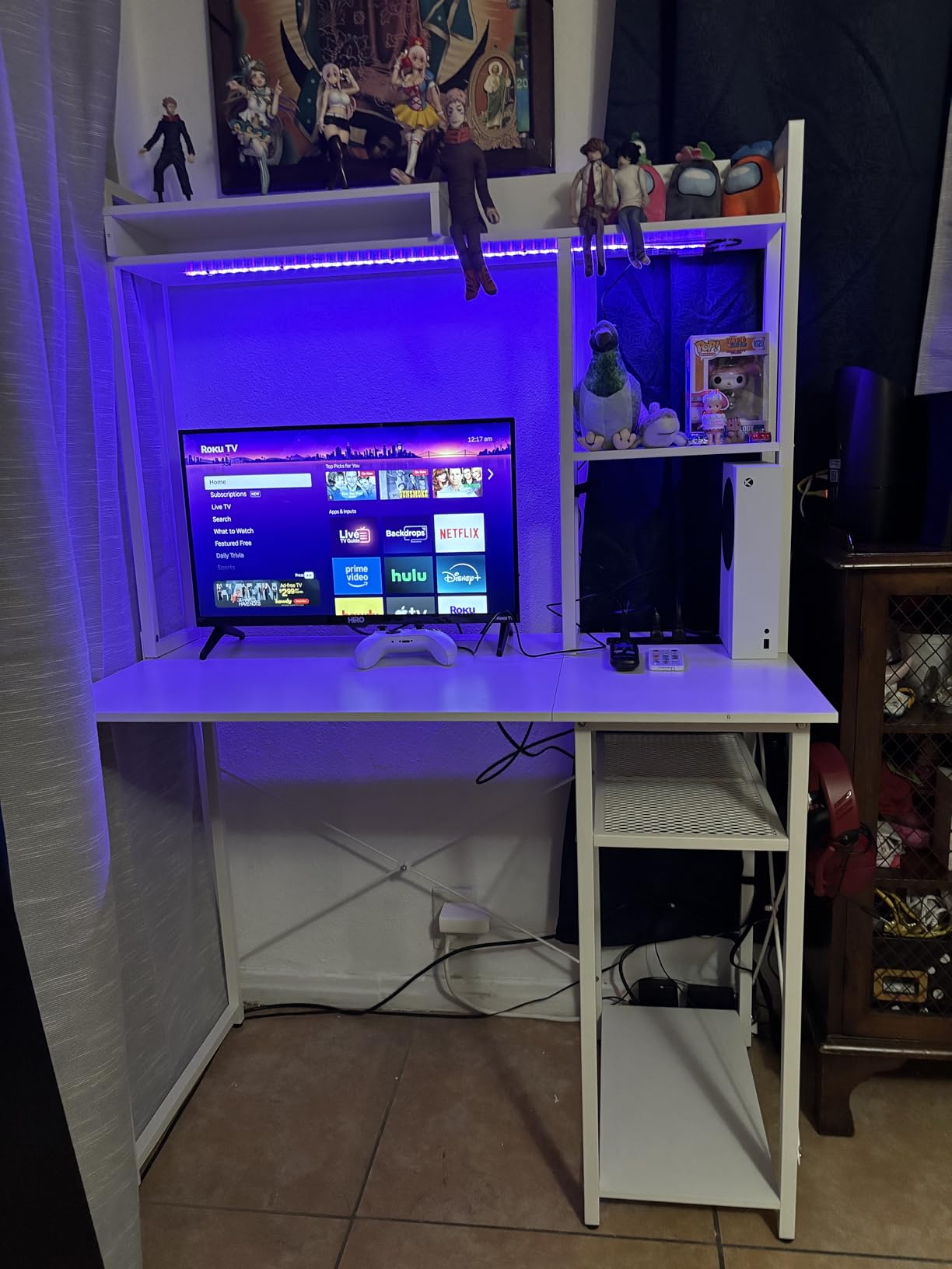 Cyclysio Gaming Desk with Hutch, 39