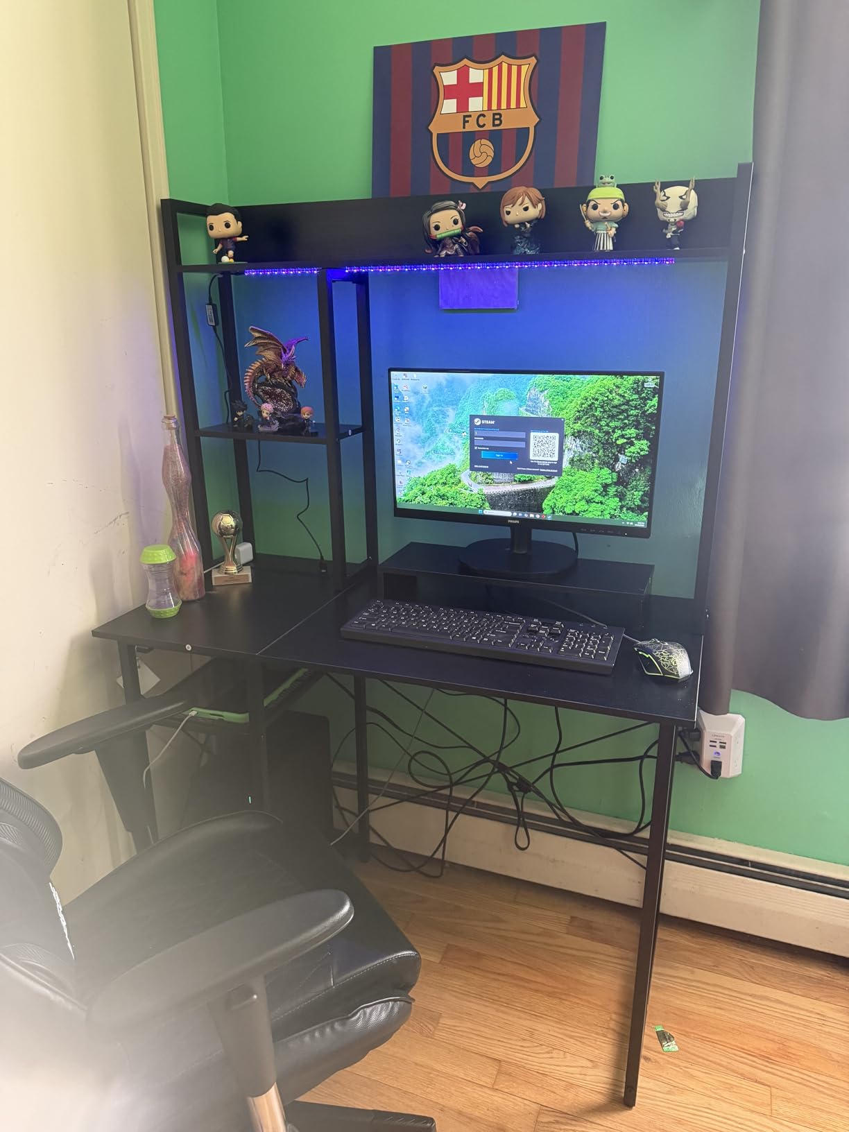 Cyclysio Gaming Desk with Hutch, 39