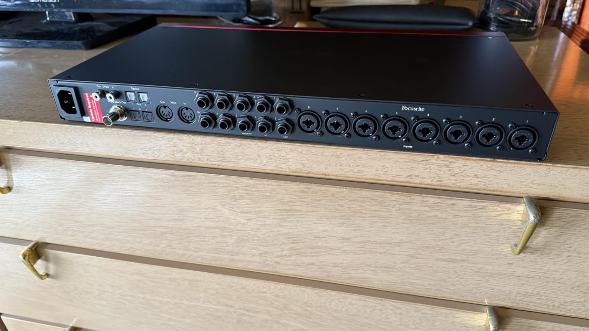 Focusrite Scarlett 18i20 4th Gen USB Audio Interface, for Multitrack Recording, Music Production and Podcasting customer photo 1