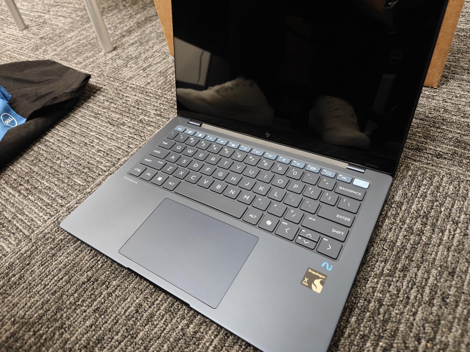 HP EliteBook Ultra G1q Notebook AI PC, Qualcomm Snapdragon X Elite X1E-78-100 (Up to 3.4 GHz, 12 cores), 16GB RAM, 512GB SSD, 2.2K Display, Atmosphere Blue customer photo 2