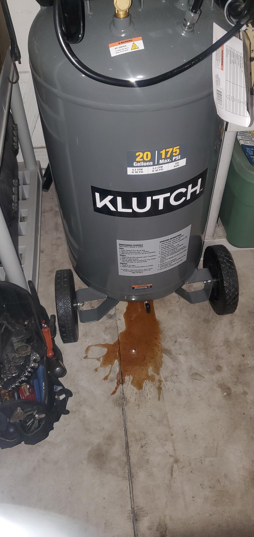 Klutch 60-Gallon Single-Stage Vertical Air Compressor, 3.7 HP, 230 Volts, Cast Iron Oil-Lubricated Pump customer photo 2