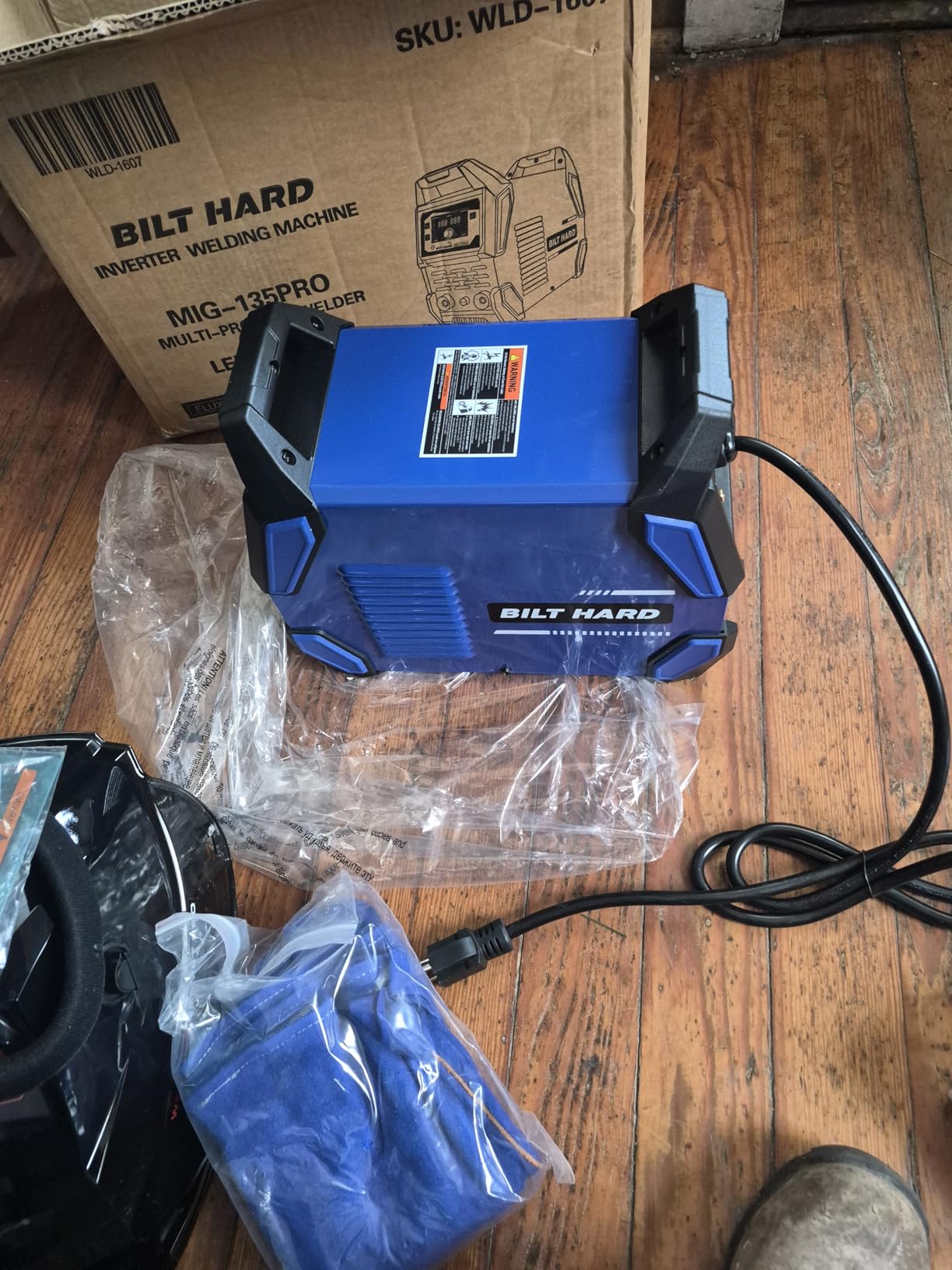 BILT HARD 135A 3-in-1 IGBT Inverter Welder, 110V Flux Core MIG/Lift TIG/Stick Welding Machine with Synergic Control, LED Display, 2T/4T/SPOT Modes & Full Kit (Solar Helmet, Gloves) customer photo 1
