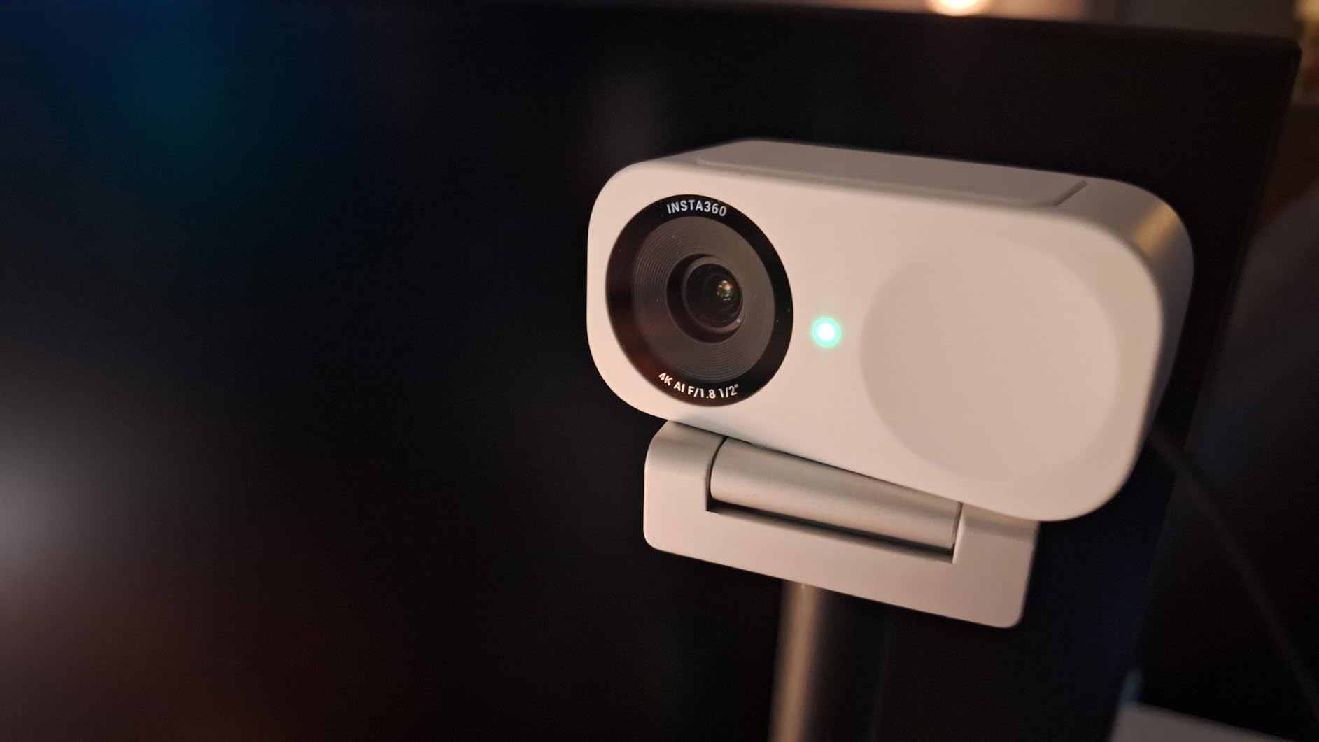 Insta360 Link 2C - 4K Webcam for PC/Mac, 1/2 inch Sensor, Auto Framing, HDR, AI Noise-Canceling Mic, Gesture Control for Streaming, Video Calls, Gaming, Works with Zoom, Teams, Twitch & More customer photo 1