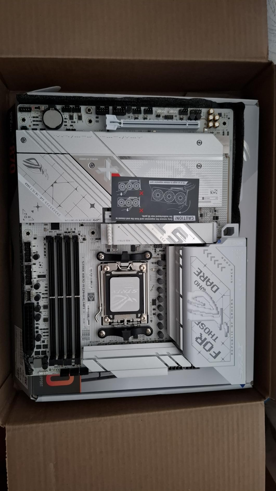 ASUS ROG Strix X870-A Gaming WiFi AMD AM5 X870 ATX Motherboard 16+2+2 Power Stages, Dynamic OC Switcher, Core Flex, DDR5 AEMP, WiFi 7, 4X M.2, PCIe 5.0, Q-Release Slim, USB4, AI OCing & Networking customer photo 2