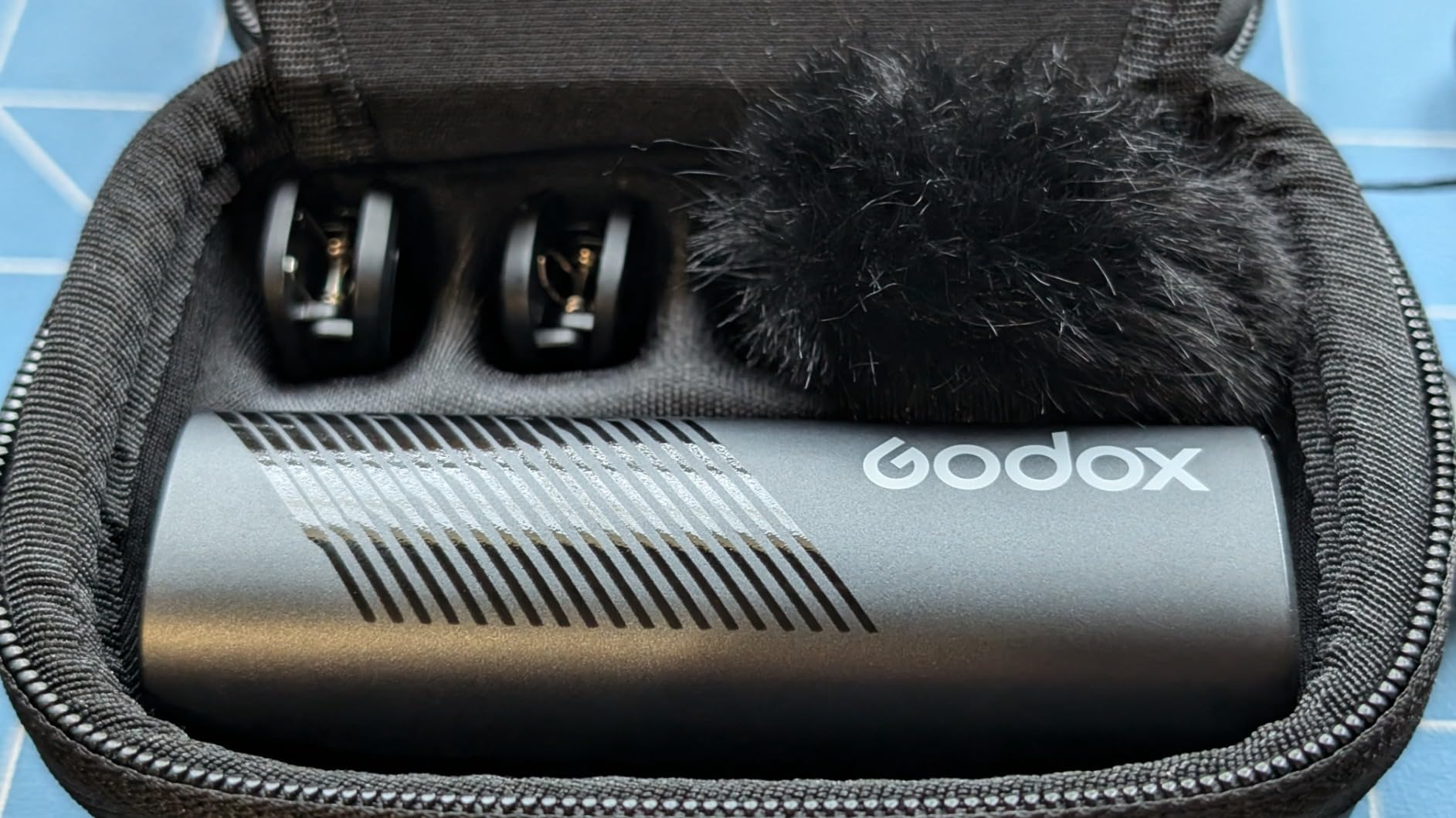 GODOX Cube-S, Cube SL Wireless Microphone, 48kHz 24-bit Lavalier Mic for Camera/PC/Android/iPhone Float Recording, 1000ft.(300m), 30H Battery (2TX + 1RX(Lightning) + Charging Case) customer photo 2