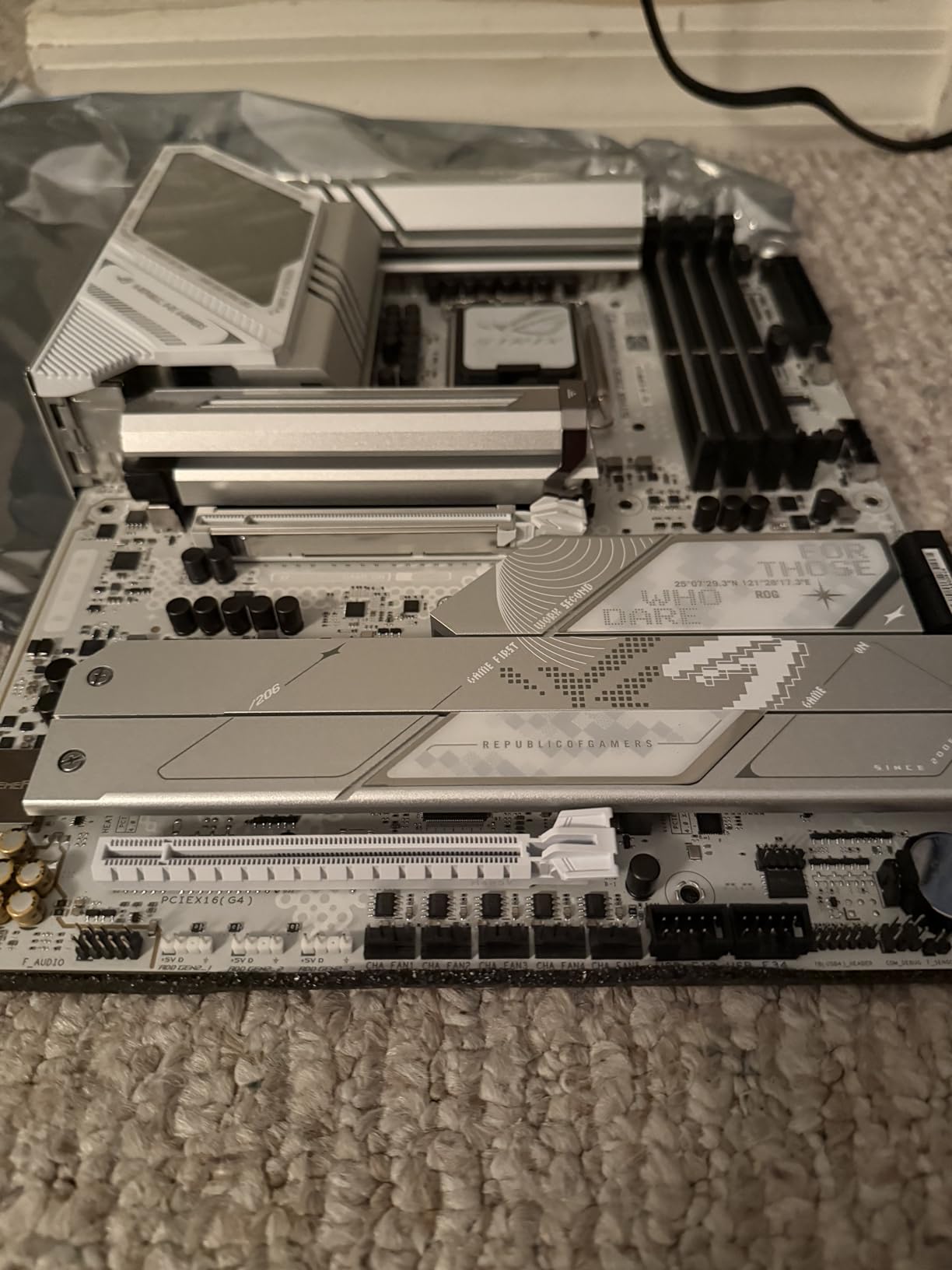 ASUS ROG Strix Z890-E Gaming WiFi Intel Z890 LGA 1851 ATX Motherboard customer photo 1