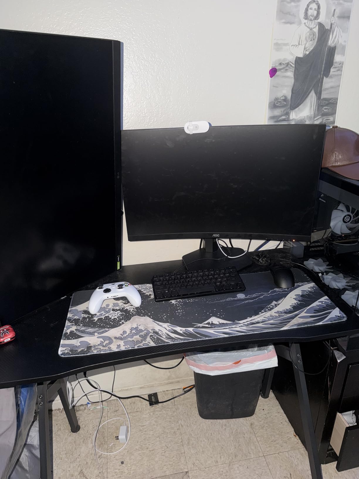 HLDIRECT 47 Inch Gaming Desk, Large Computer Gaming Desk Table with Cable Management, Ergonomic Carbon Fiber Gamer Table with Cup Holder & Headphone Hook & Mouse Pad customer photo 1