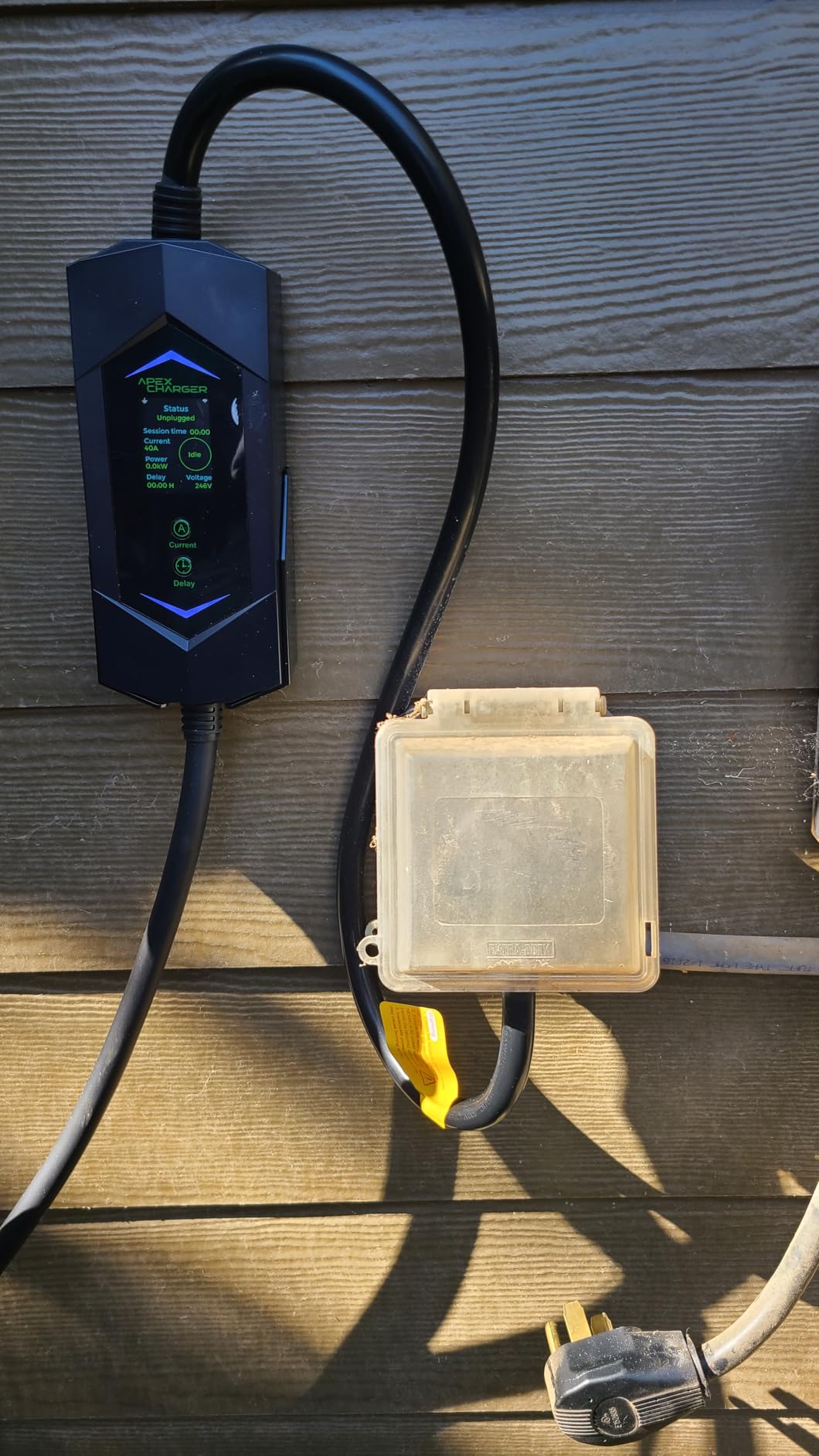 MACH 3 Fast 40 Amp Level 1&2 Portable EV Charger, 120-240V NEMA 14-50 w/ 5-15 Adapter. SAE J1772 & Tesla NACS, 25ft Cable customer photo 1