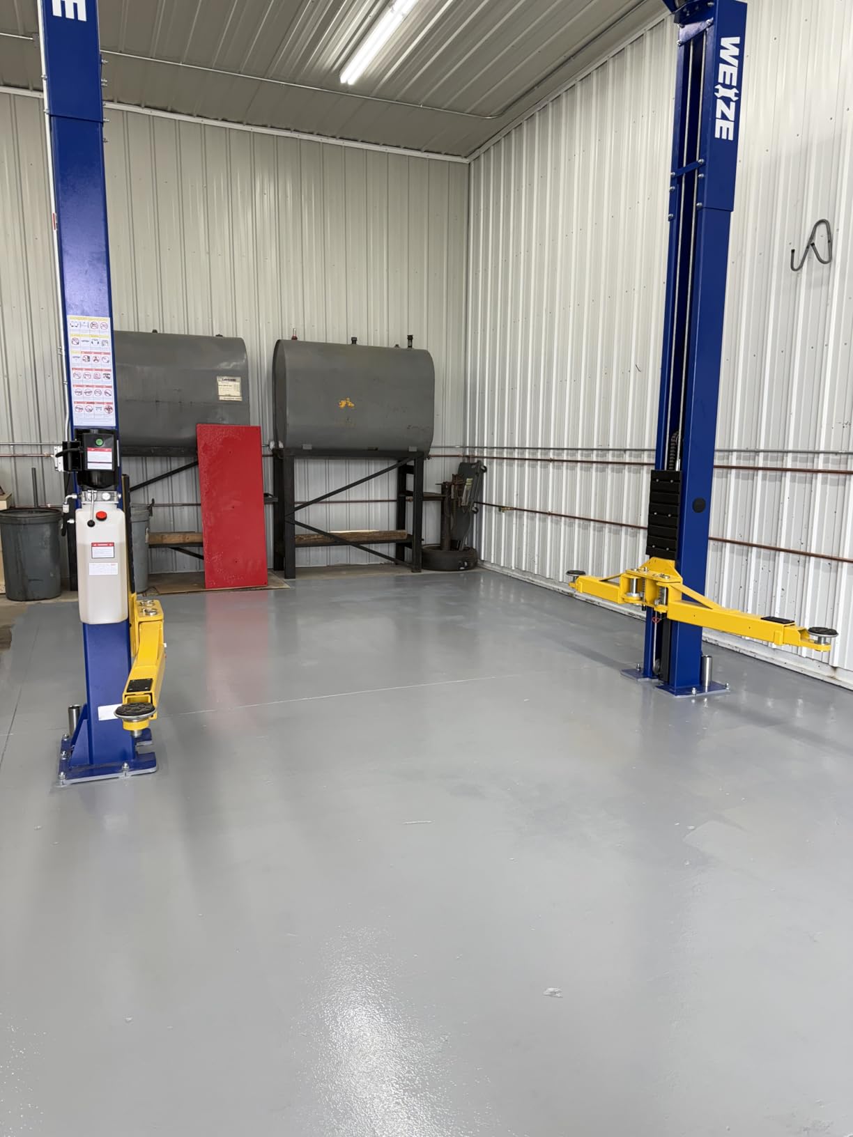 Weize 2 Post Automotive Car Lift, 12,000 lbs Capacity, 220V 4HP Powerful Motor with Single Point Lock Release for Repaire Shop customer photo 1