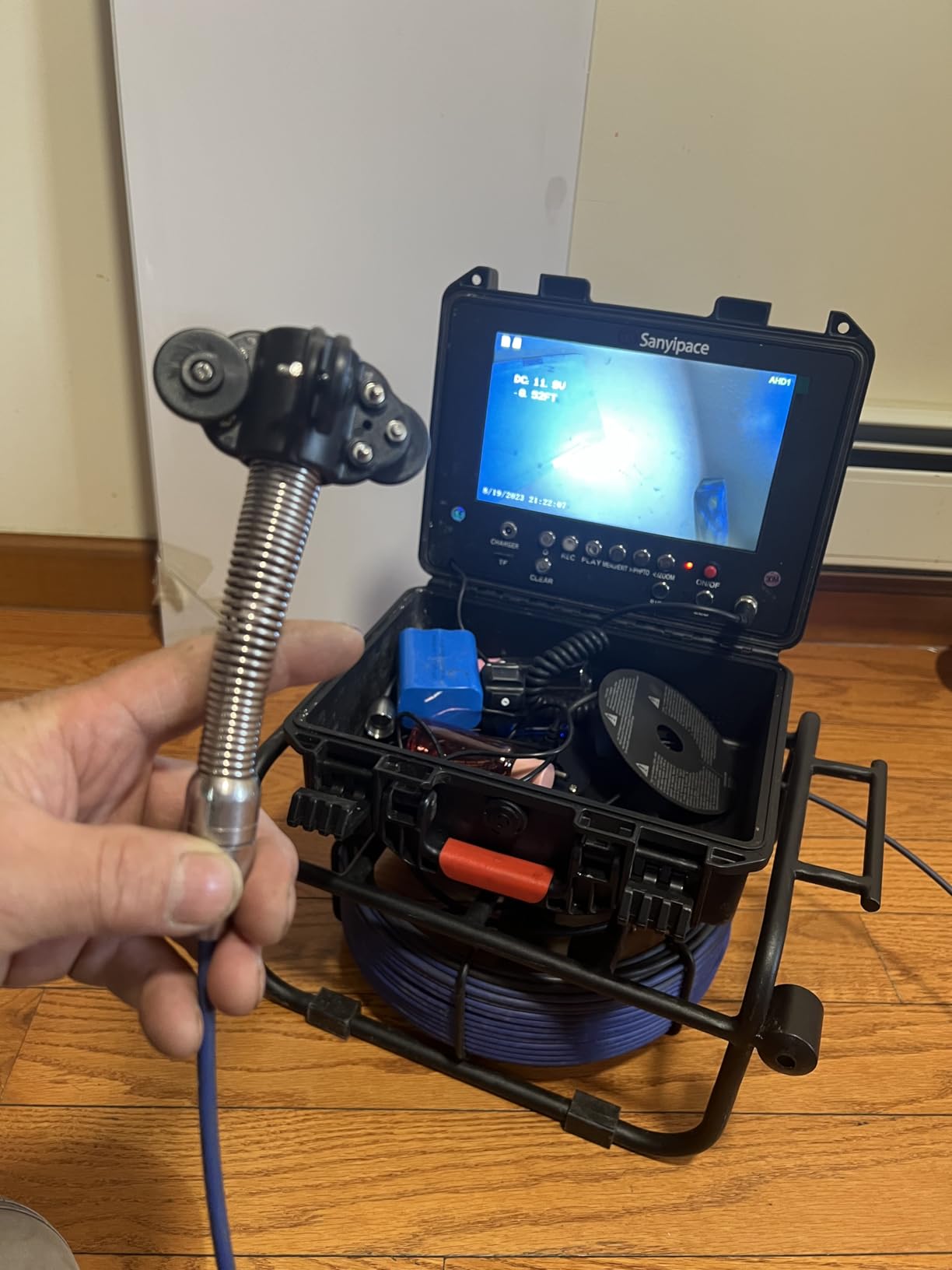 Sanyipace Drain Camera with Locator, Self-Leveling Sewer Camera with 512Hz Transmitter, Distance Counter, 5X Zoom, 4500mAh Battery, 165FT/50M Waterproof Pipe Camera for Plumbing Duct Home Inspection customer photo 1