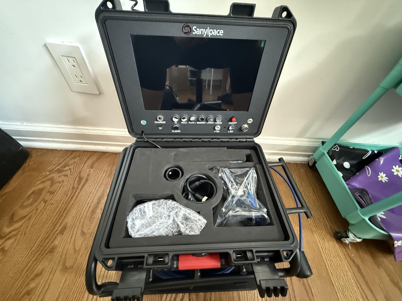 Sanyipace Drain Camera with Locator, Self-Leveling Sewer Camera with 512Hz Transmitter, Distance Counter, 5X Zoom, 4500mAh Battery, 165FT/50M Waterproof Pipe Camera for Plumbing Duct Home Inspection customer photo 2