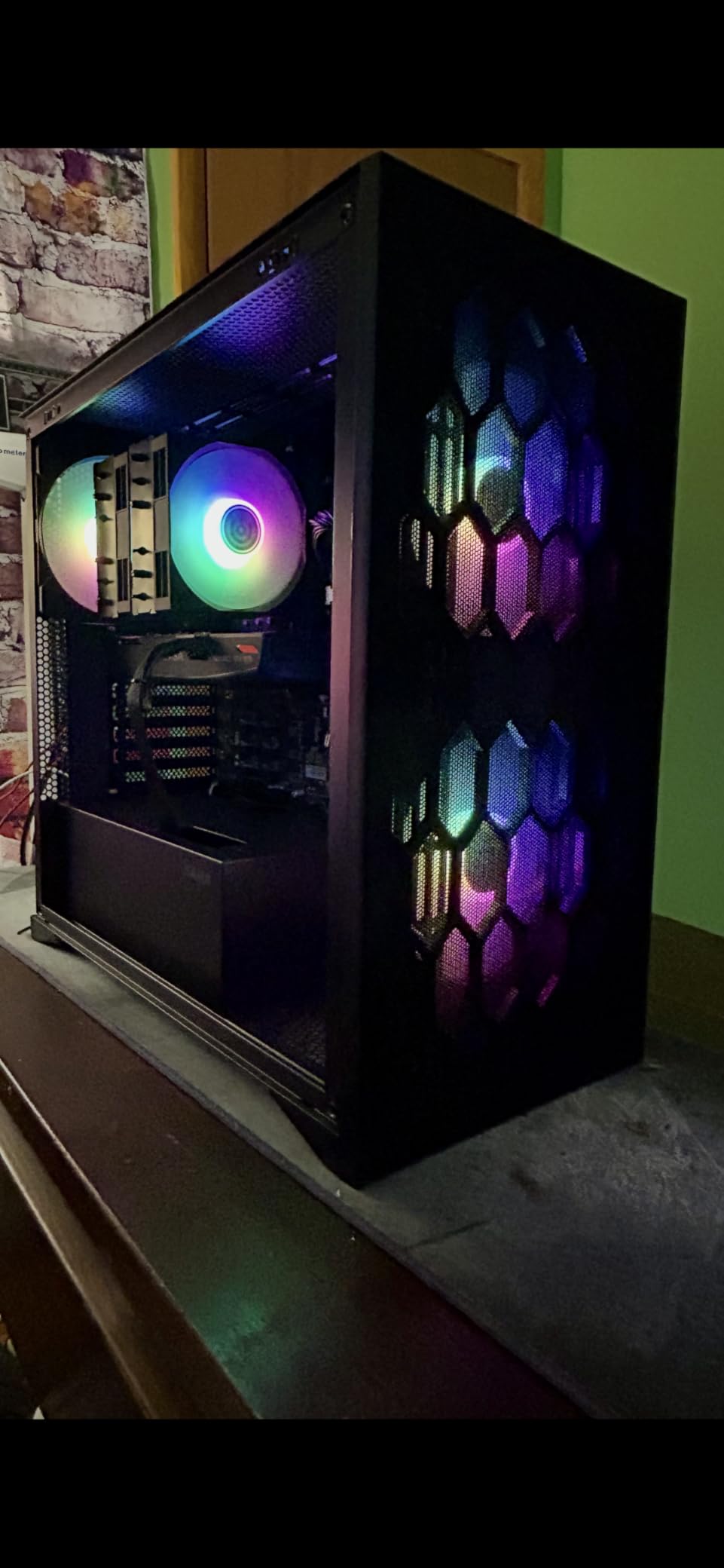 SAMA S40 Mid Tower ATX PC Case - High-Airflow Mesh Design, 4x120mm ARGB PWM Fans, Tempered Glass Panel, USB-C, RTX 4090 Ready Gaming Case (Black) customer photo 1