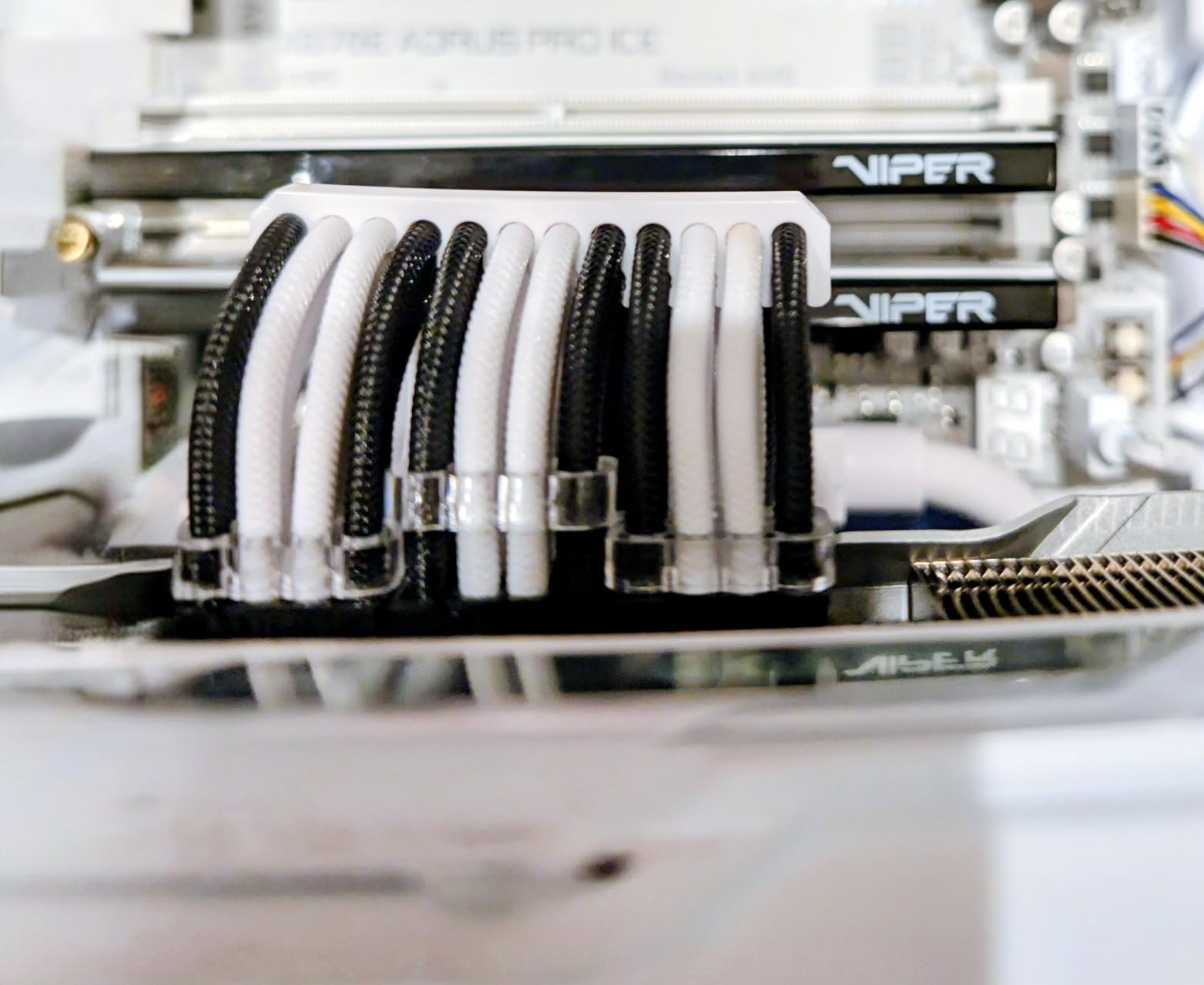 Patriot Viper Elite 5 DDR5 RAM 32GB (2x16GB) 6000MT/s CL30 Intel XMP AMD Expo - White customer photo 1