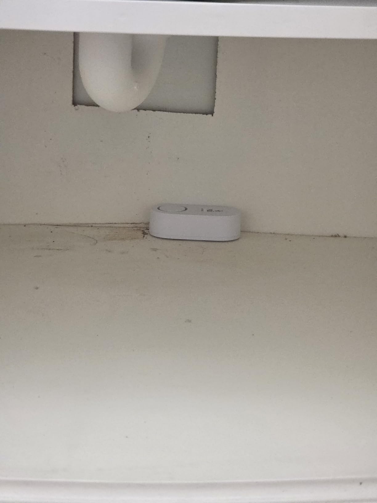 GoveeLife Water Leak Detector 5 Pack with 105dB Adjustable Alarm, Water Alarm with Dual Sets Sensor Probes Leaks and Floods. Suit for Home, Basement, and Kitchen(Cannot Connect to Wi-Fi Directly) customer photo 2