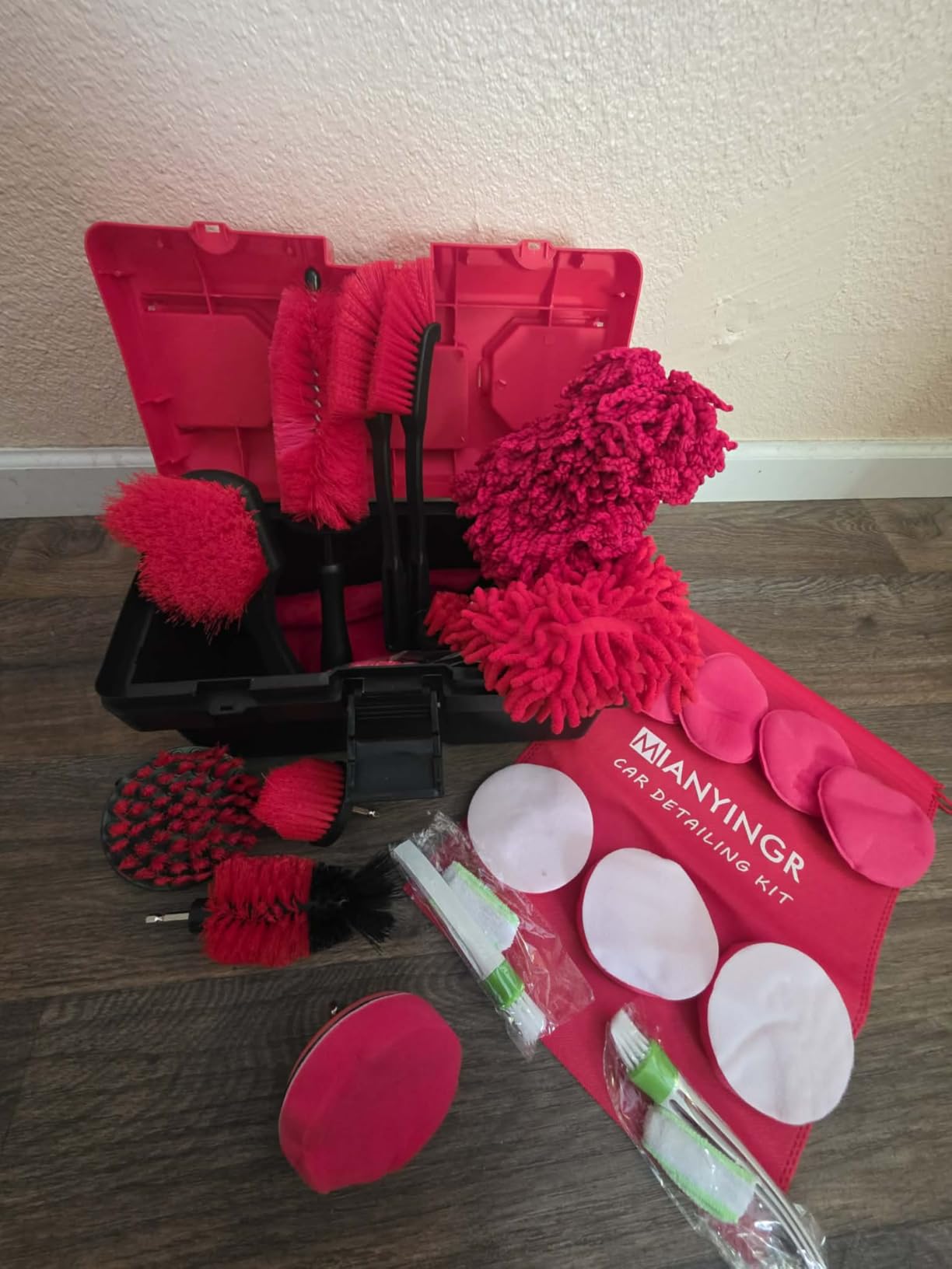 35Pcs Car Detailing Kit, Car Cleaning Kit with Windshield Cleaning Tool and Tool Box, Interior & Exterior Auto Care Supplies and Brushes (B:35PCS-R) customer photo 1