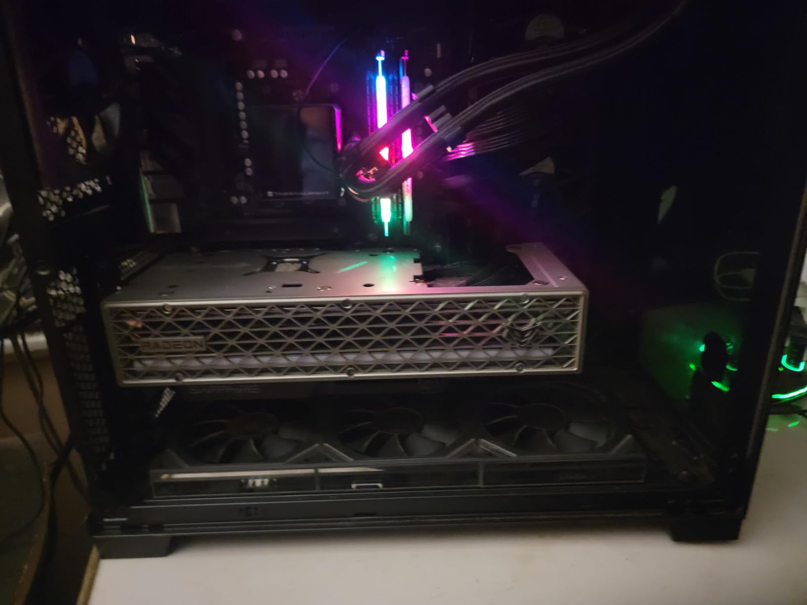 Sapphire Nitro+ AMD Radeon RX 9070 XT Gaming OC 16GB Dual HDMI/Dual DP customer photo 1