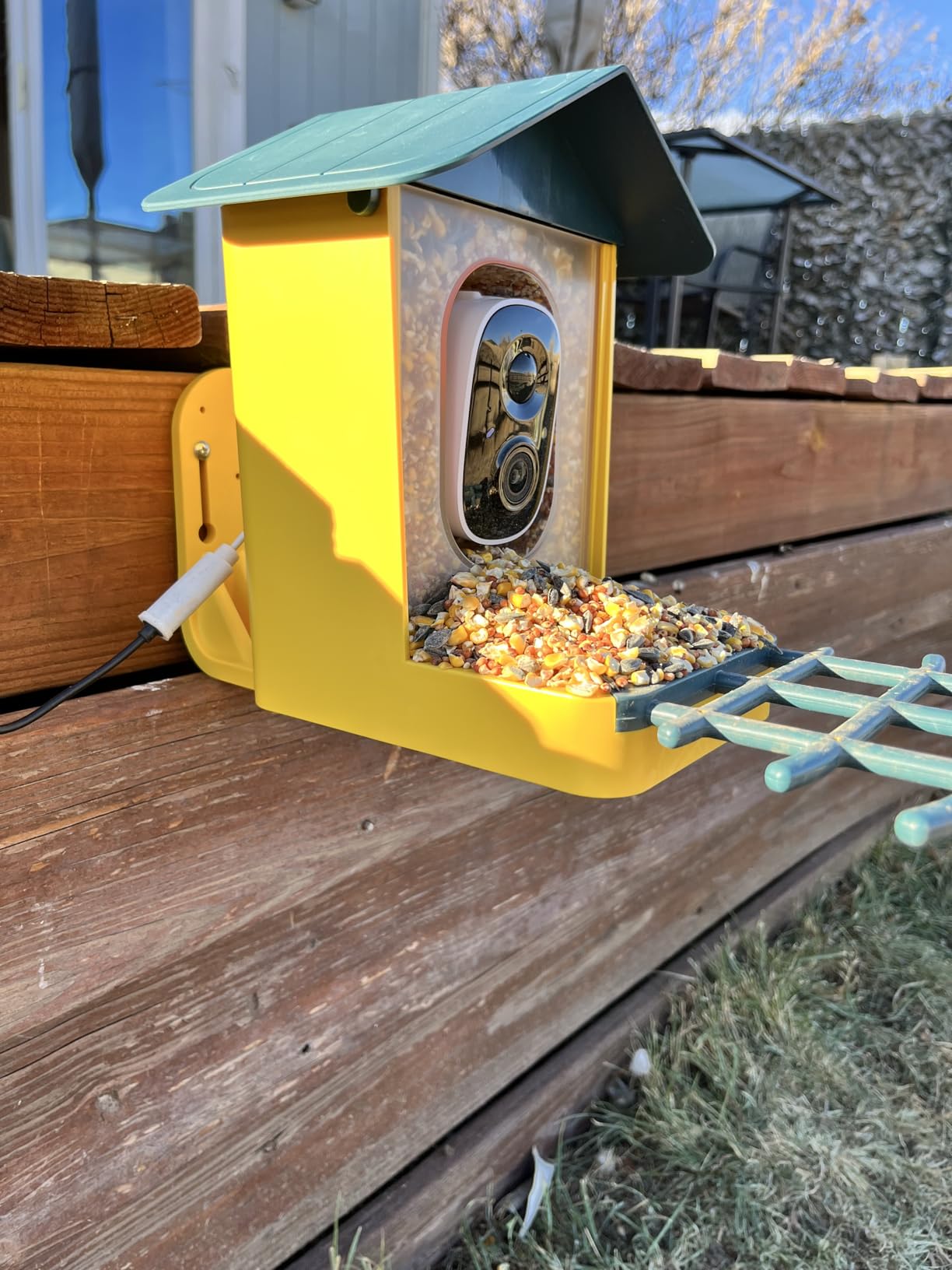 Bird Feeder with Camera - Smart Bird Cam with AI Identify BirdSpecies, Auto Record BirdVideo, Instant Notifications, 2K Video Live Stream Camera with Solar Panel for Birds Lover customer photo 2