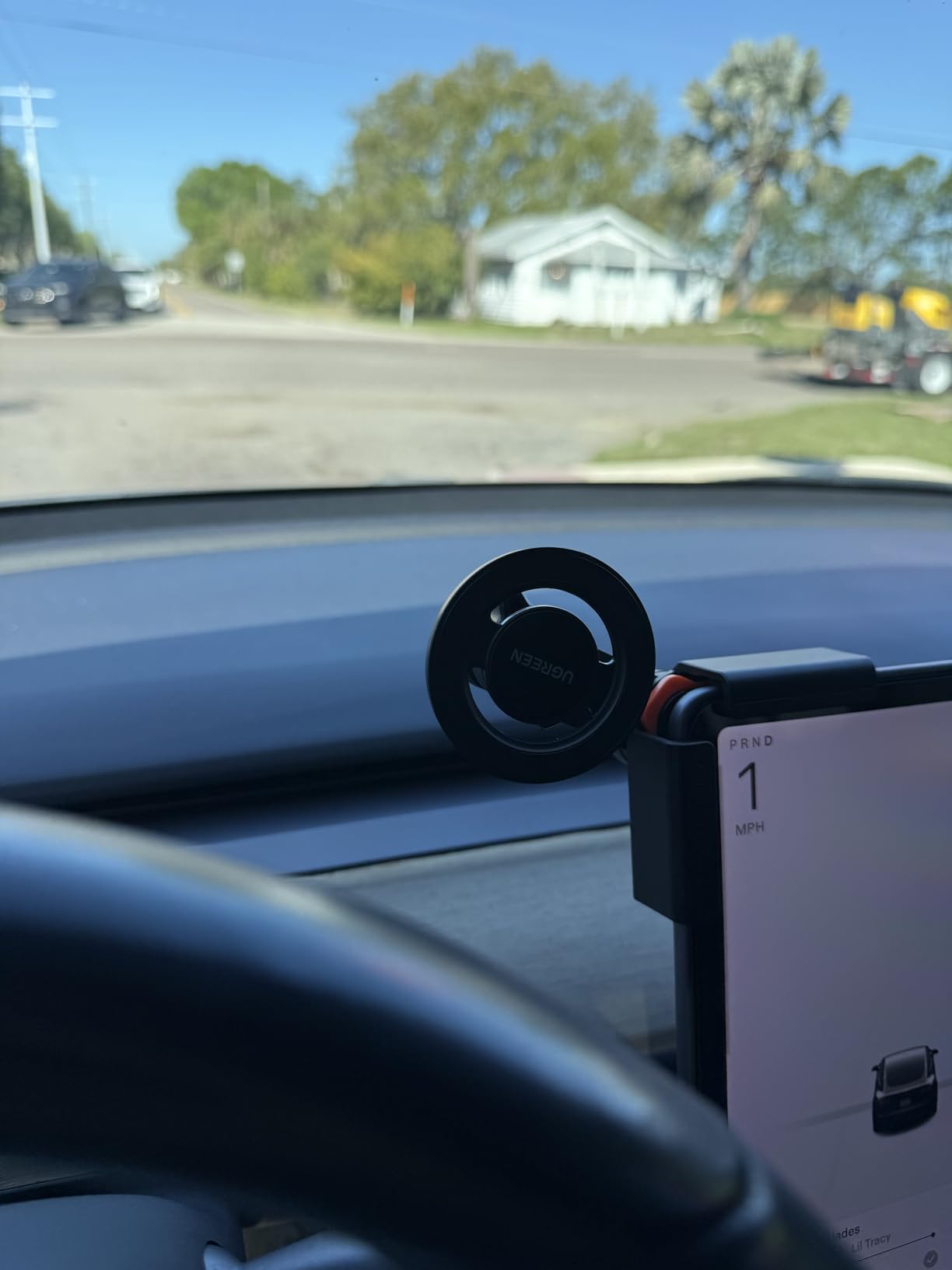 UGREEN Phone Holder for Tesla Model 3 and Y Accessories MagSafe Car Mount Magnetic Phone Mount customer photo 2