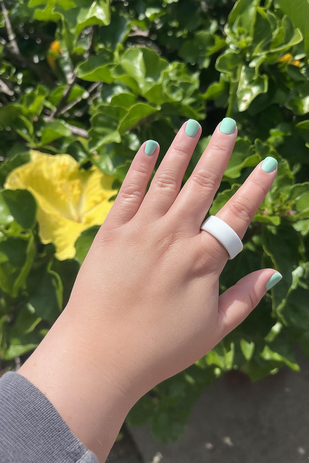 QALO QRNT Smart Ring - Snug Fit - Size Up - Water-Resistant Titanium Fitness Tracker, Tracking for Sleep, Steps, HRV, SpO2 - No Subscription, iOS Android App - Includes 2 Silicone Covers customer photo 1