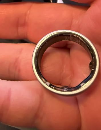 QALO QRNT Smart Ring - Snug Fit - Size Up - Water-Resistant Titanium Fitness Tracker, Tracking for Sleep, Steps, HRV, SpO2 - No Subscription, iOS Android App - Includes 2 Silicone Covers customer photo 2